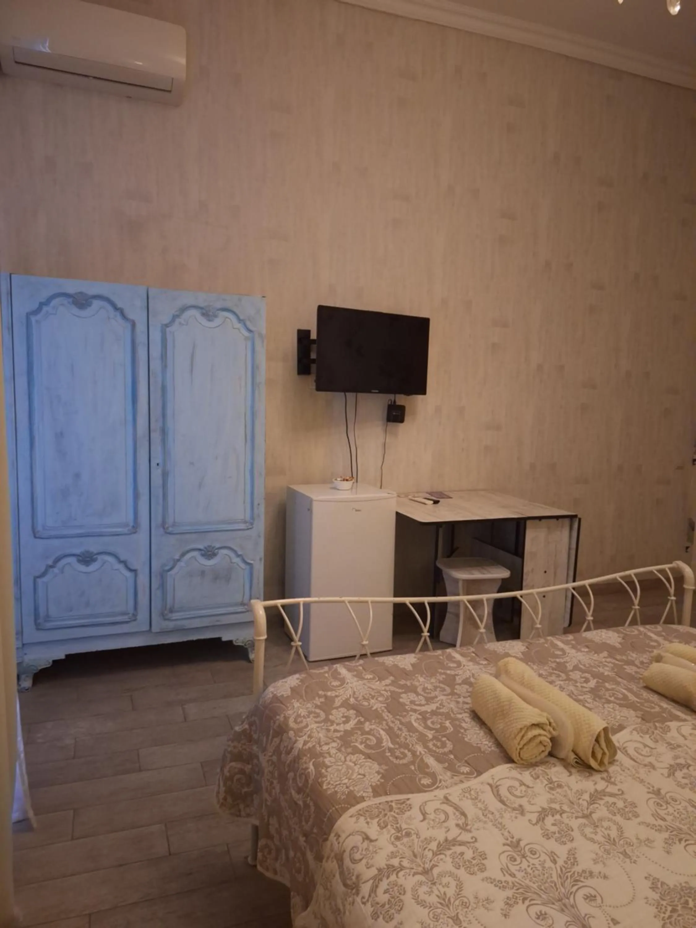 TV and multimedia, Bed in Old Tbilisi Apart-Hotel