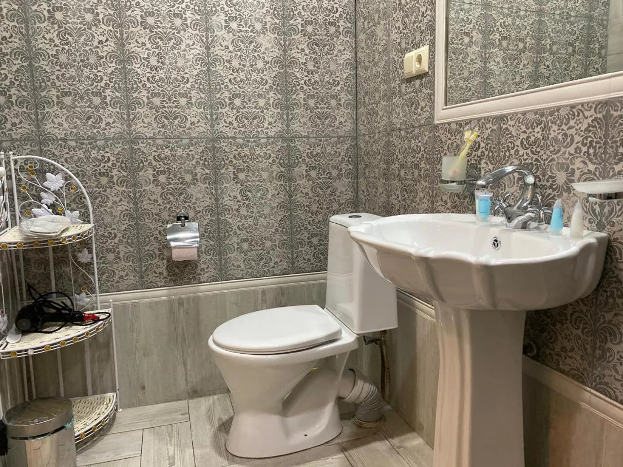 Toilet in Old Tbilisi Apart-Hotel