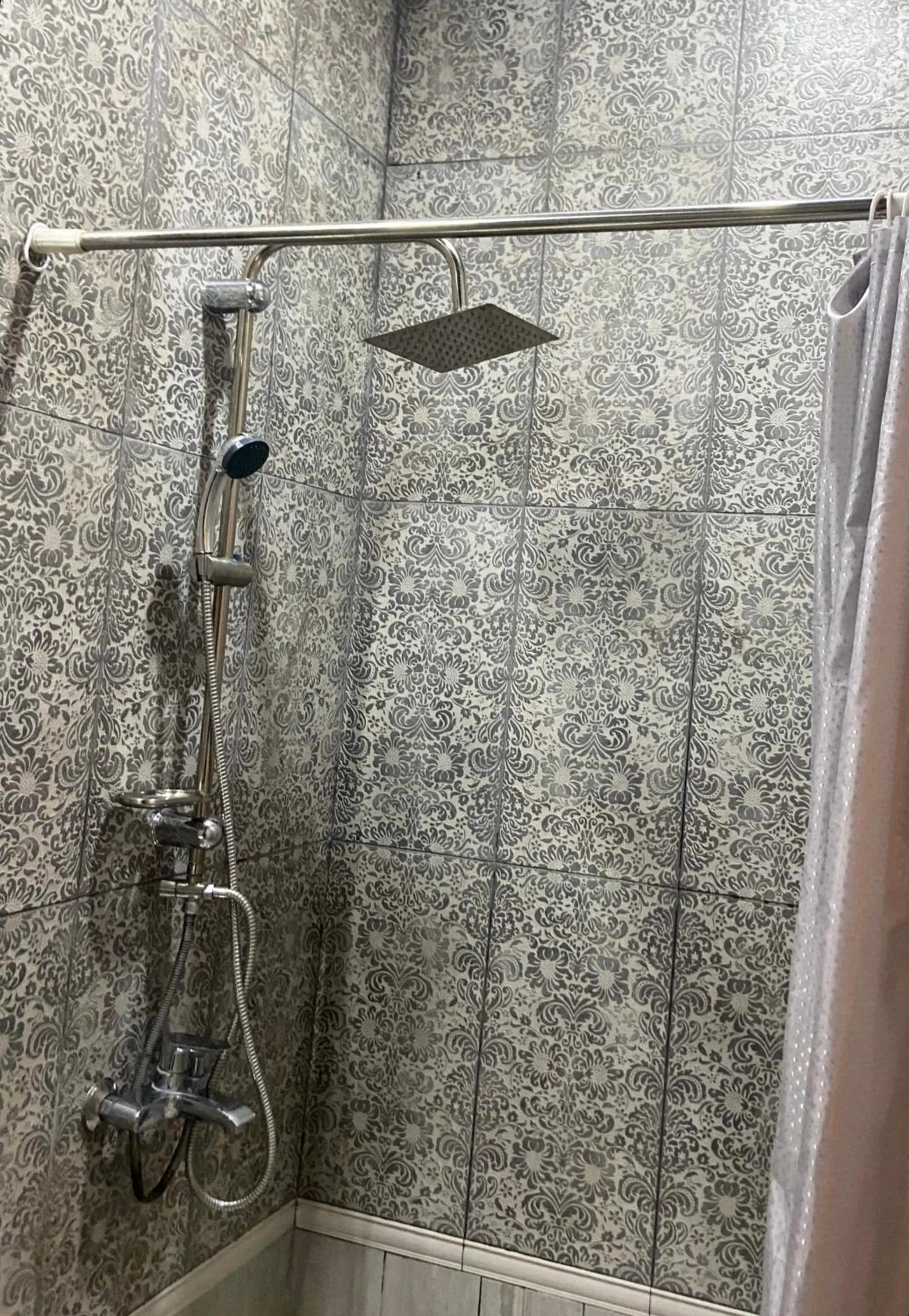 Shower in Old Tbilisi Apart-Hotel