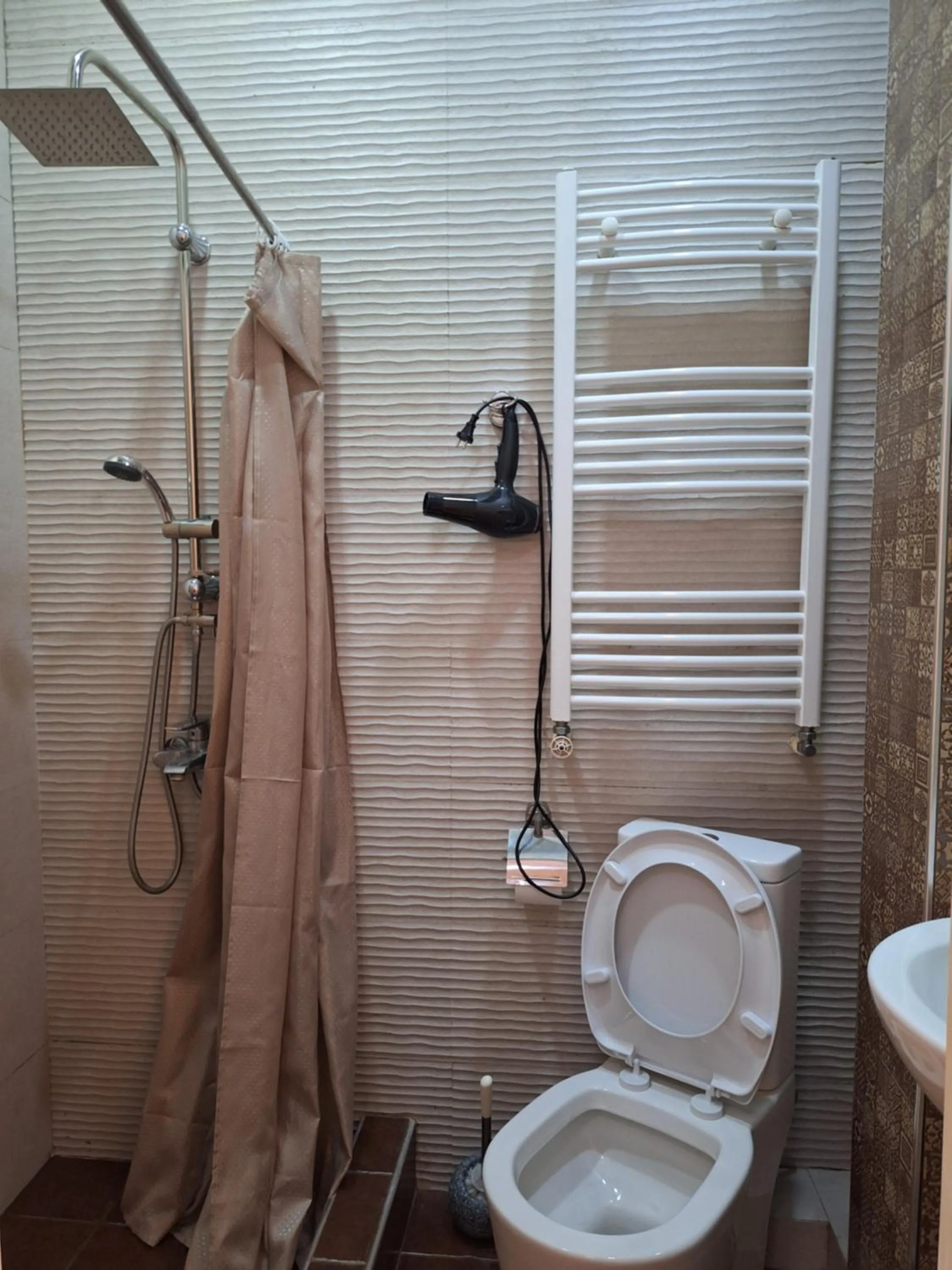 Shower in Old Tbilisi Apart-Hotel