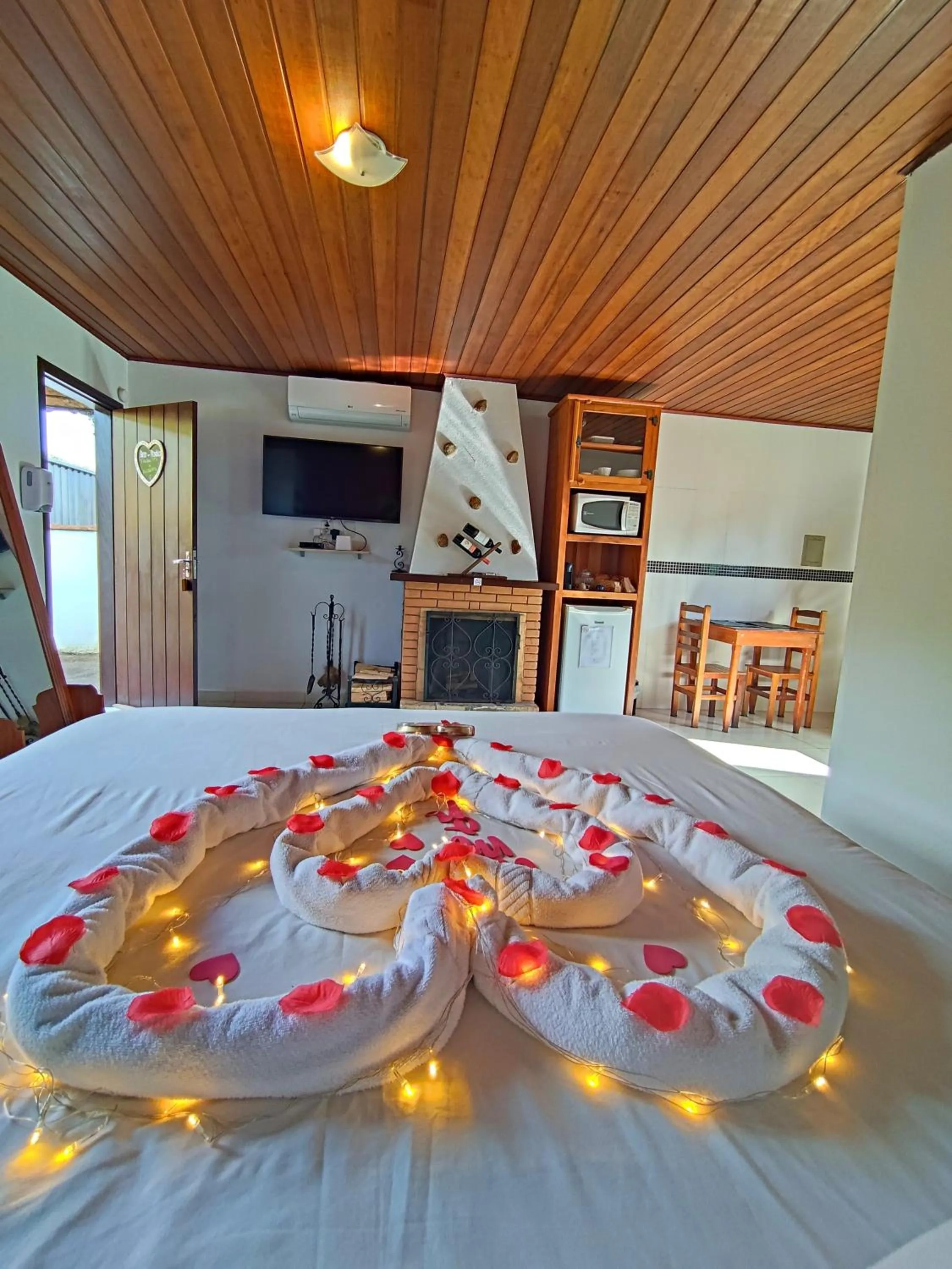 TV and multimedia, Bed in Chalés Leopoldo em Monte Verde