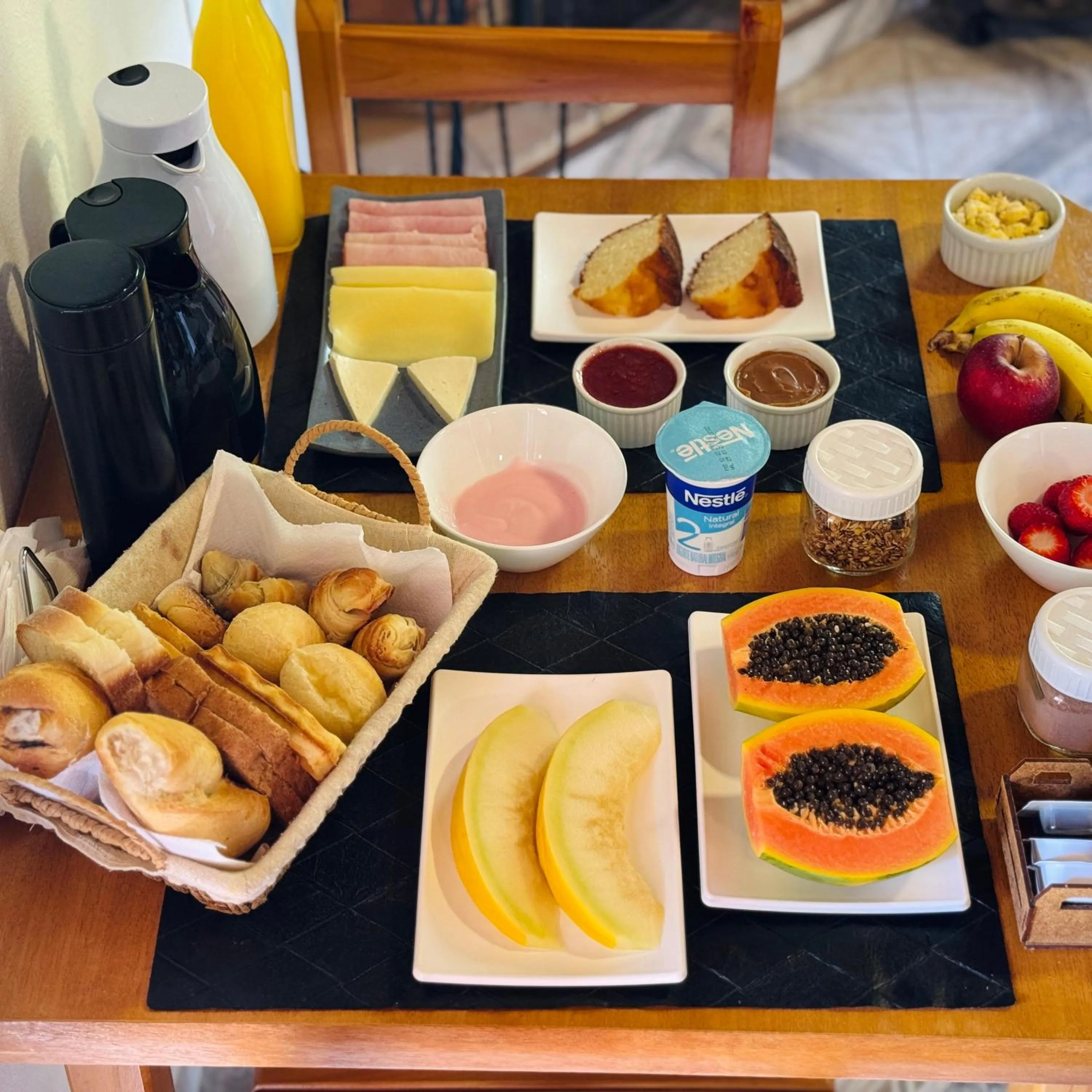 Continental breakfast in Chalés Leopoldo em Monte Verde