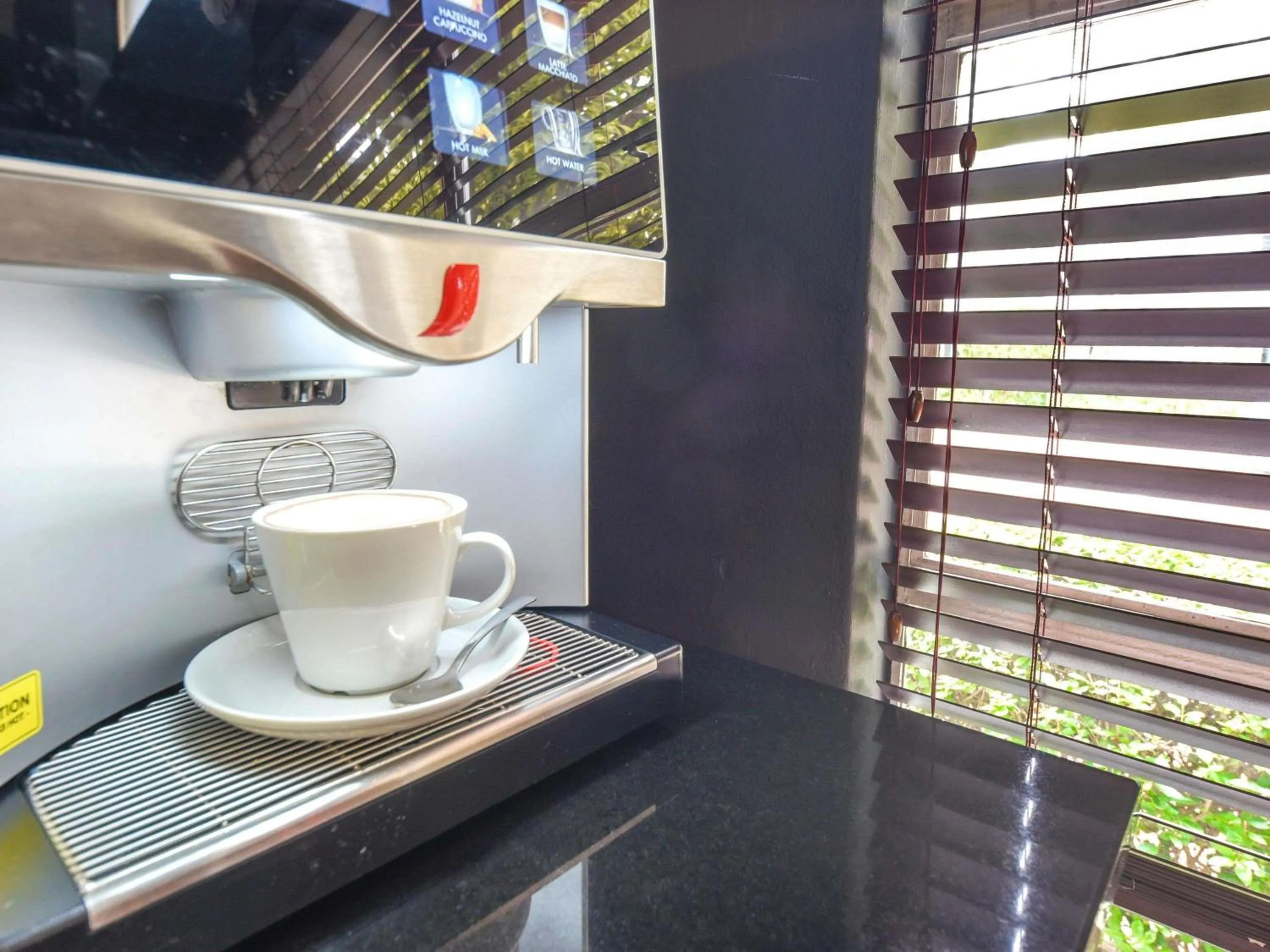 Restaurant/places to eat in Mercure Johannesburg Midrand