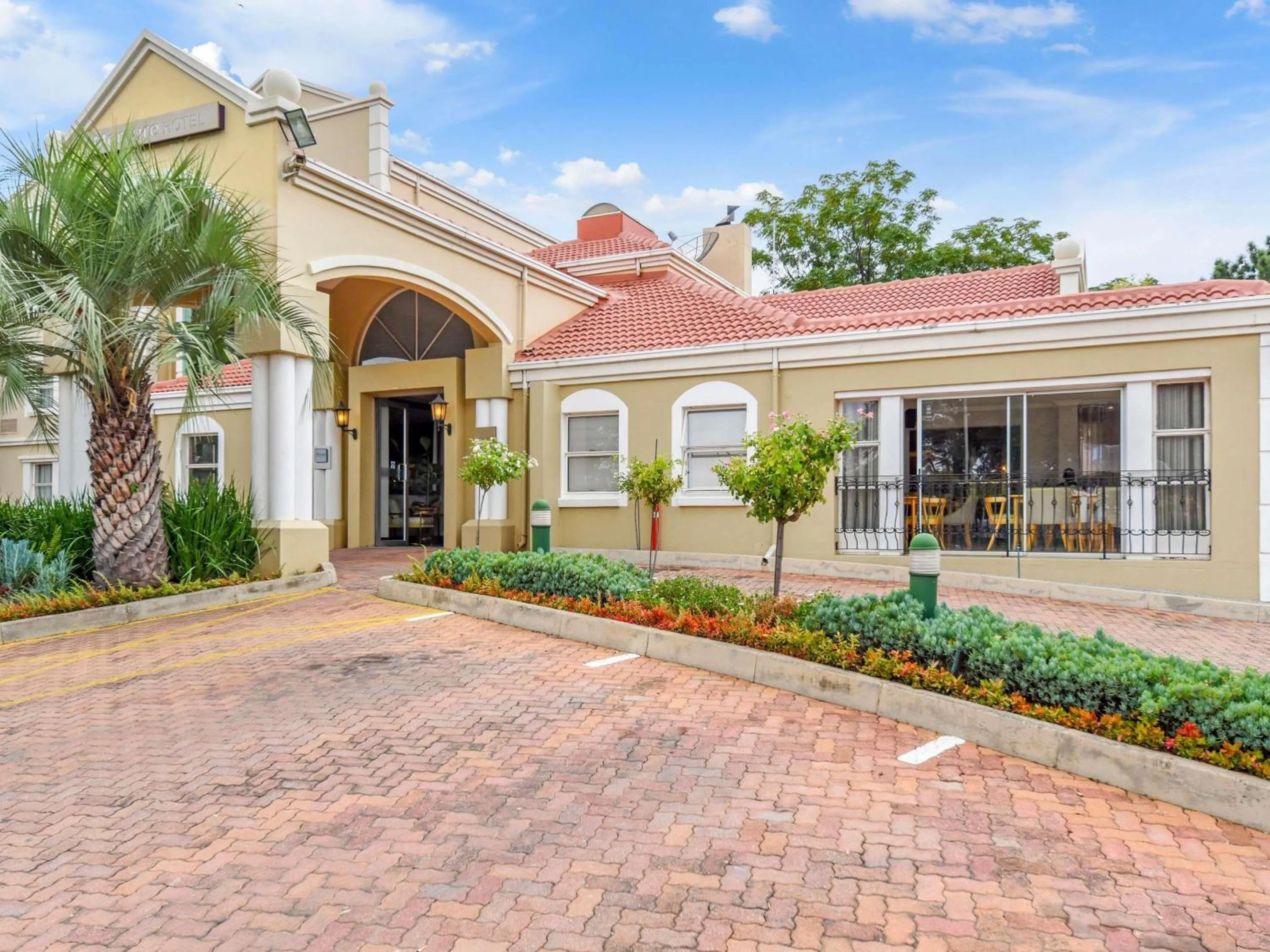 Property building in Mercure Johannesburg Midrand