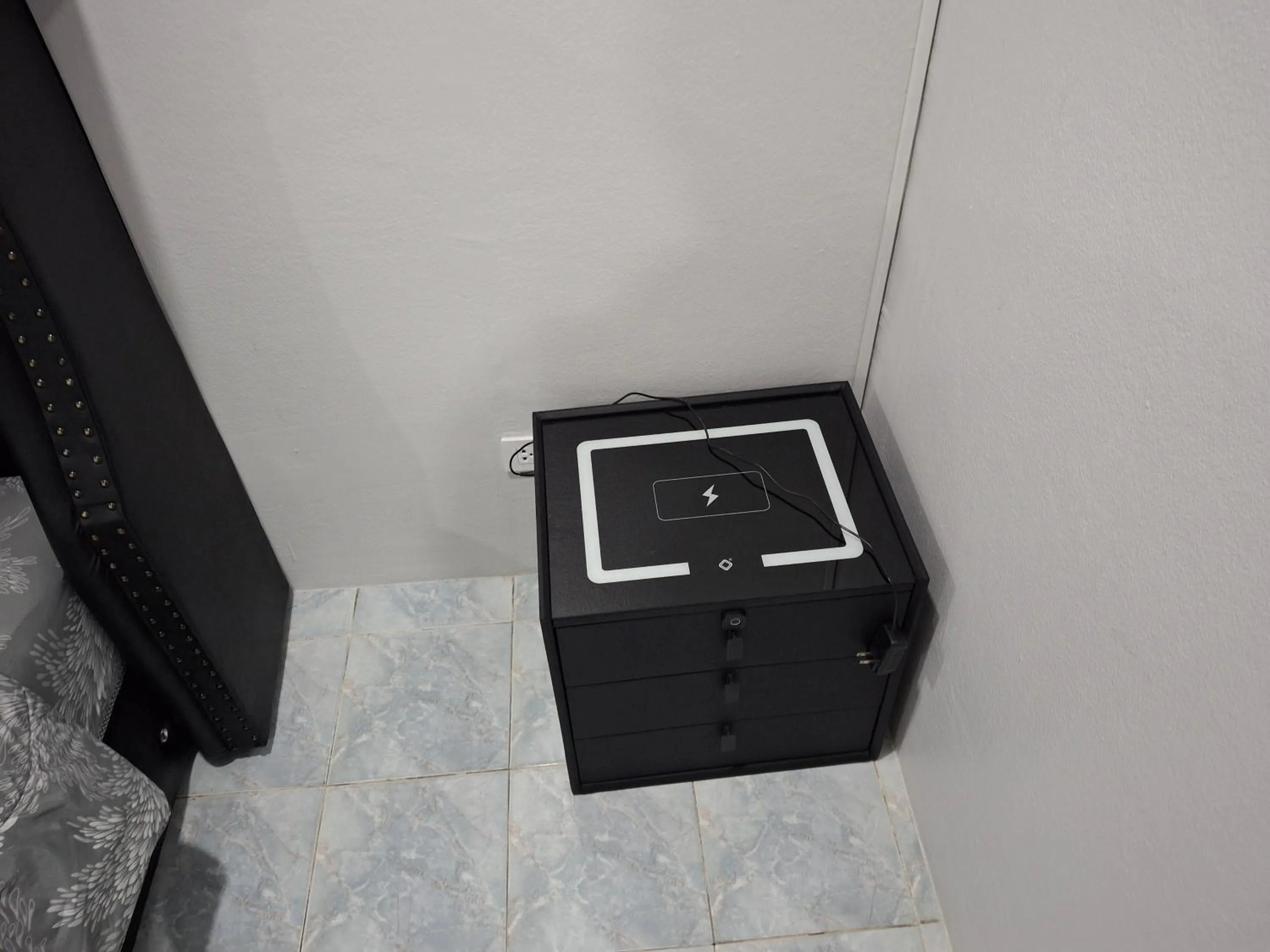 safe in Traveller's Rest Sports Bar