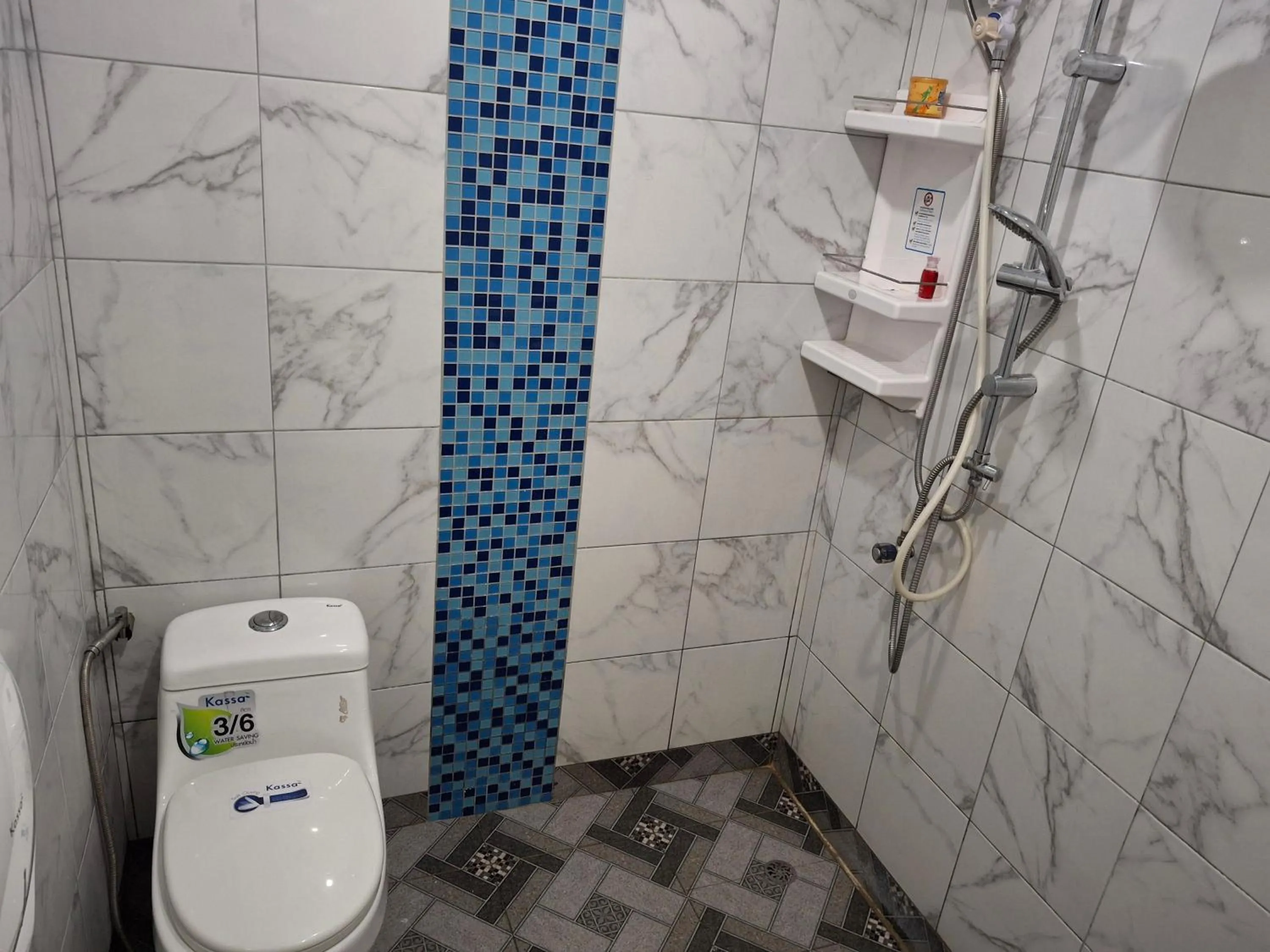 Shower in Traveller's Rest Sports Bar