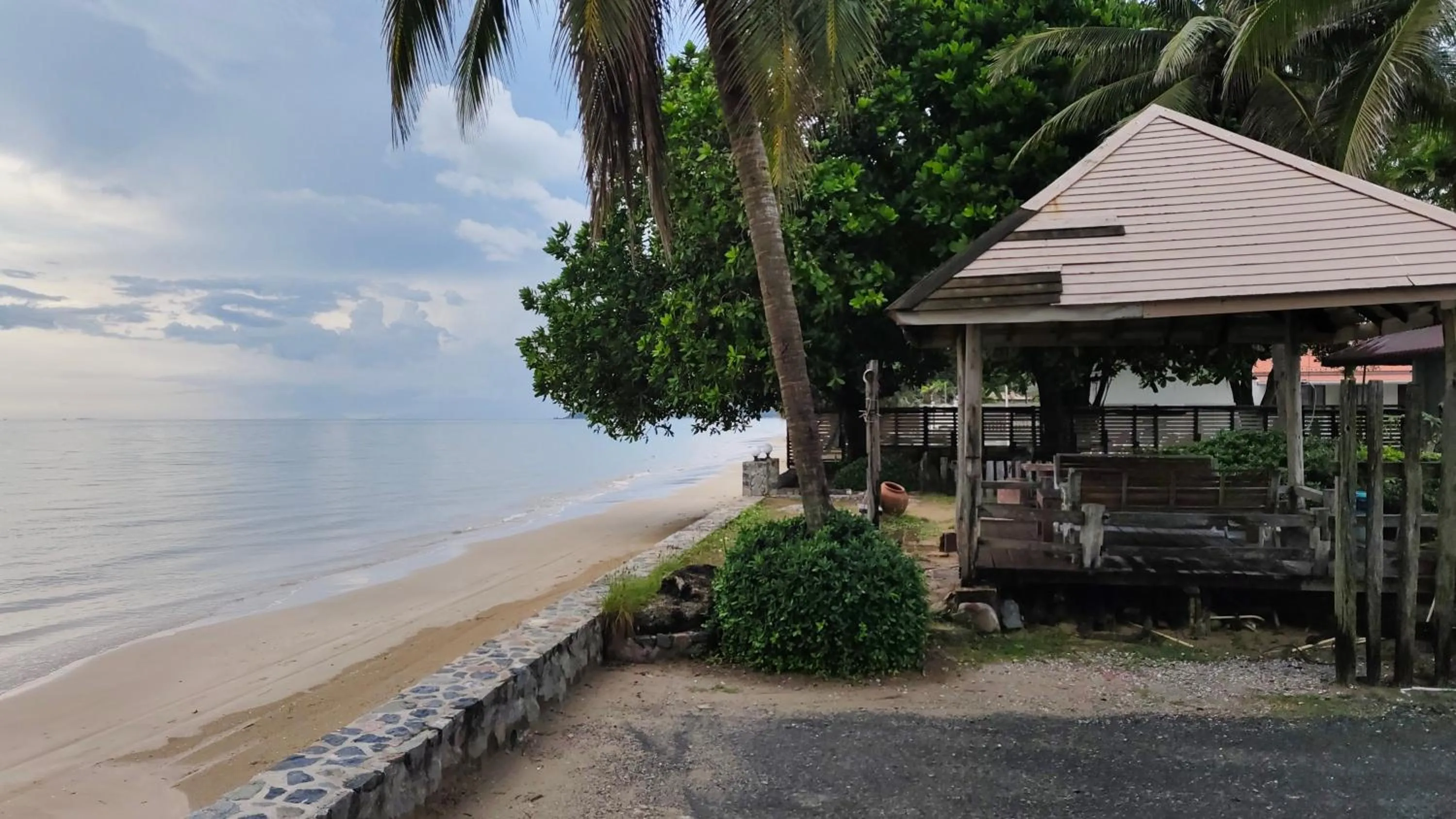 Beach in Baan Toom Village and Resort