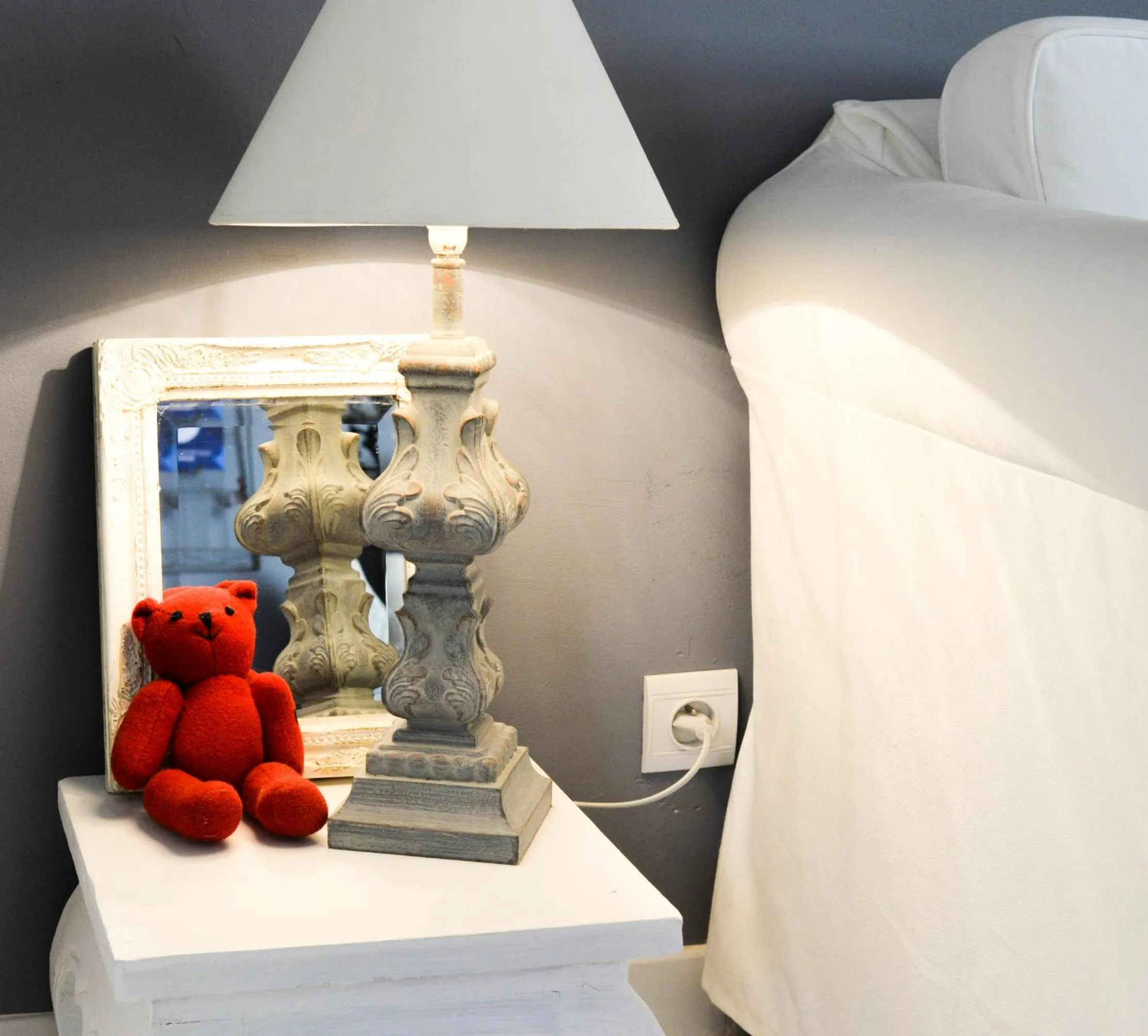 Decorative detail, Bed in Le Duplex de Lapparan