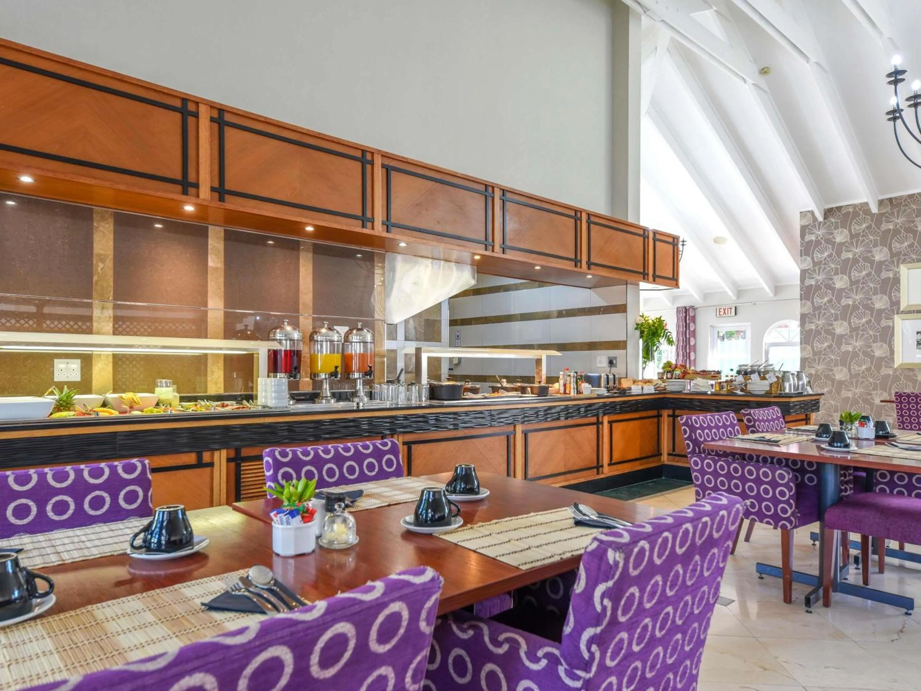 Restaurant/places to eat in Mercure Johannesburg Randburg