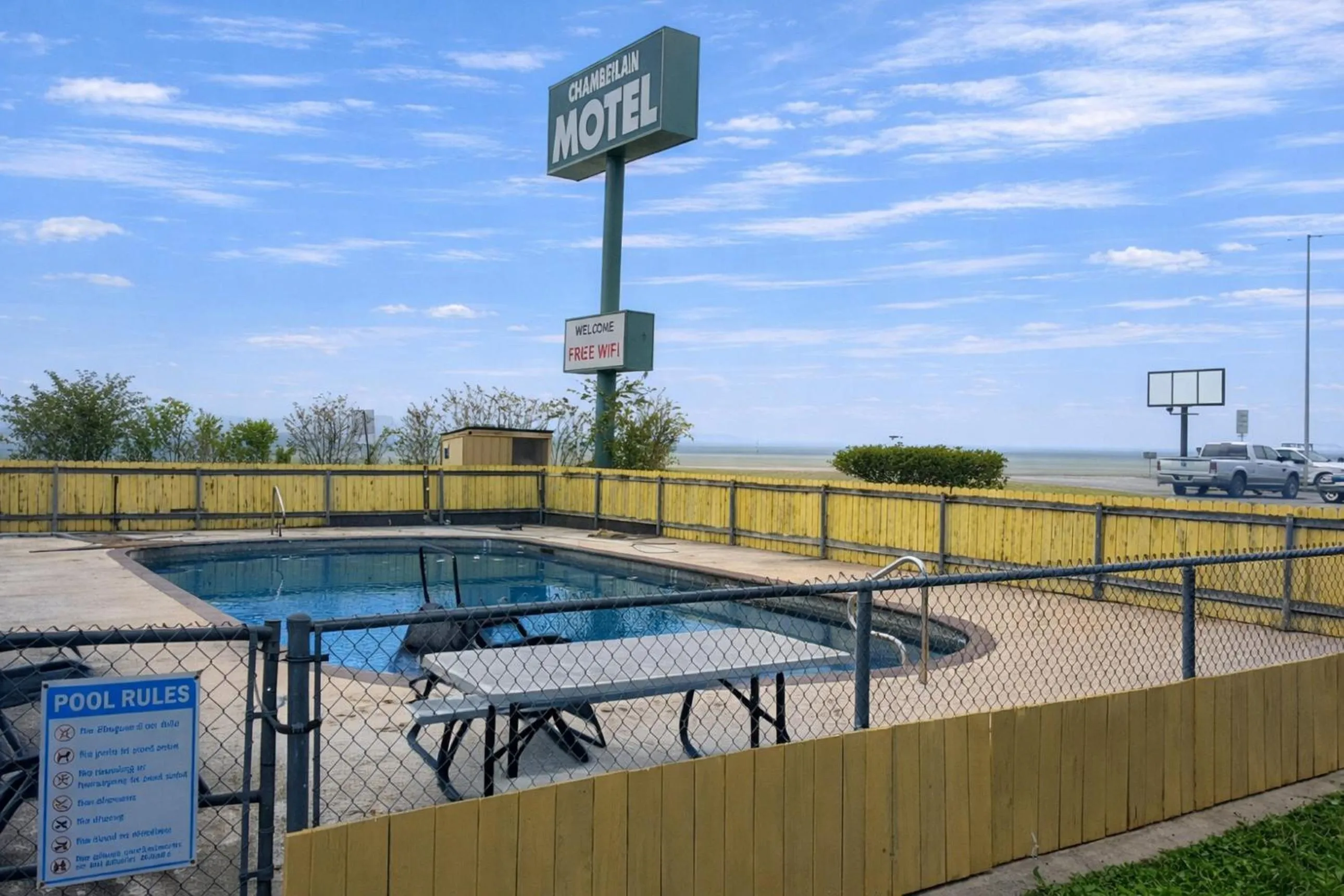 Swimming pool in Chaparral Motel Victoria TX, Hwy 59