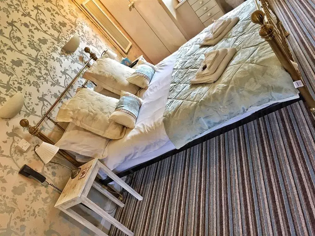 Double or Twin Room with Private Bathroom - single occupancy in The Hand at Llanarmon Double or Twin Room with Private Bathroom - single occupancy in The Hand at Llanarmon