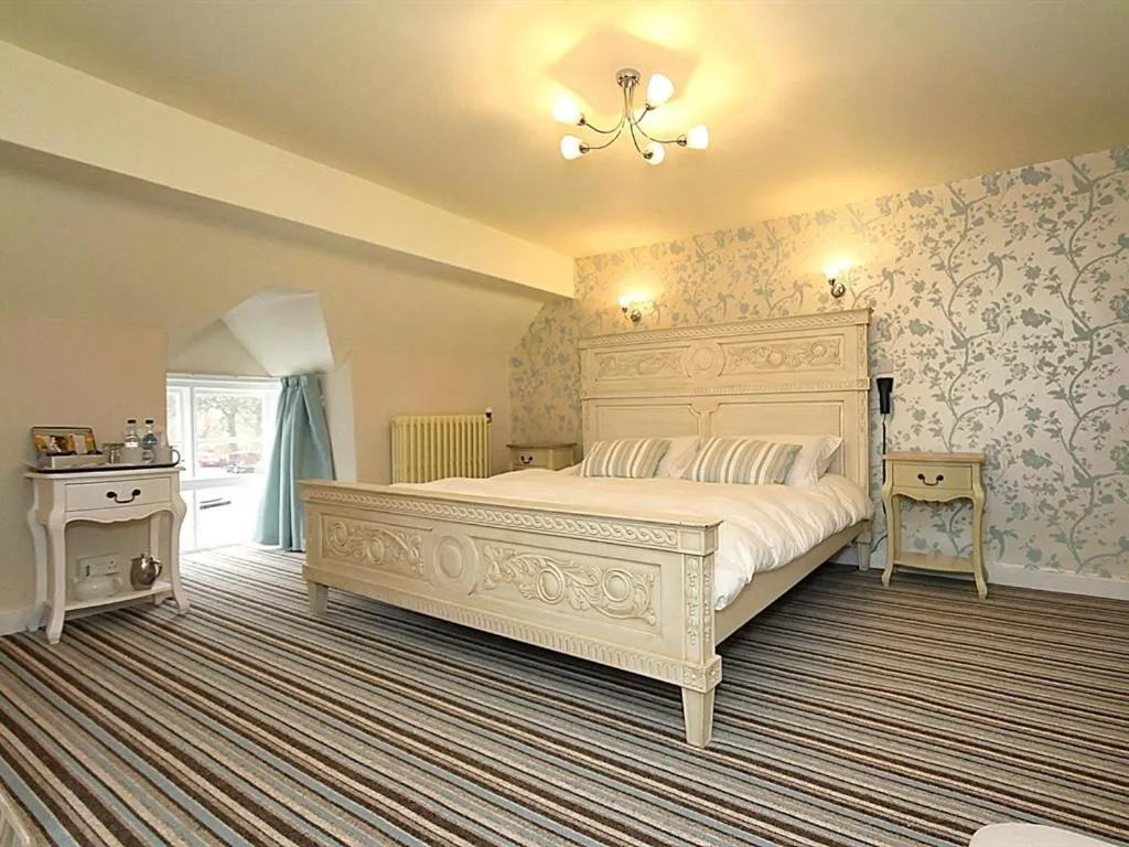 Bedroom, Bed in The Hand at Llanarmon