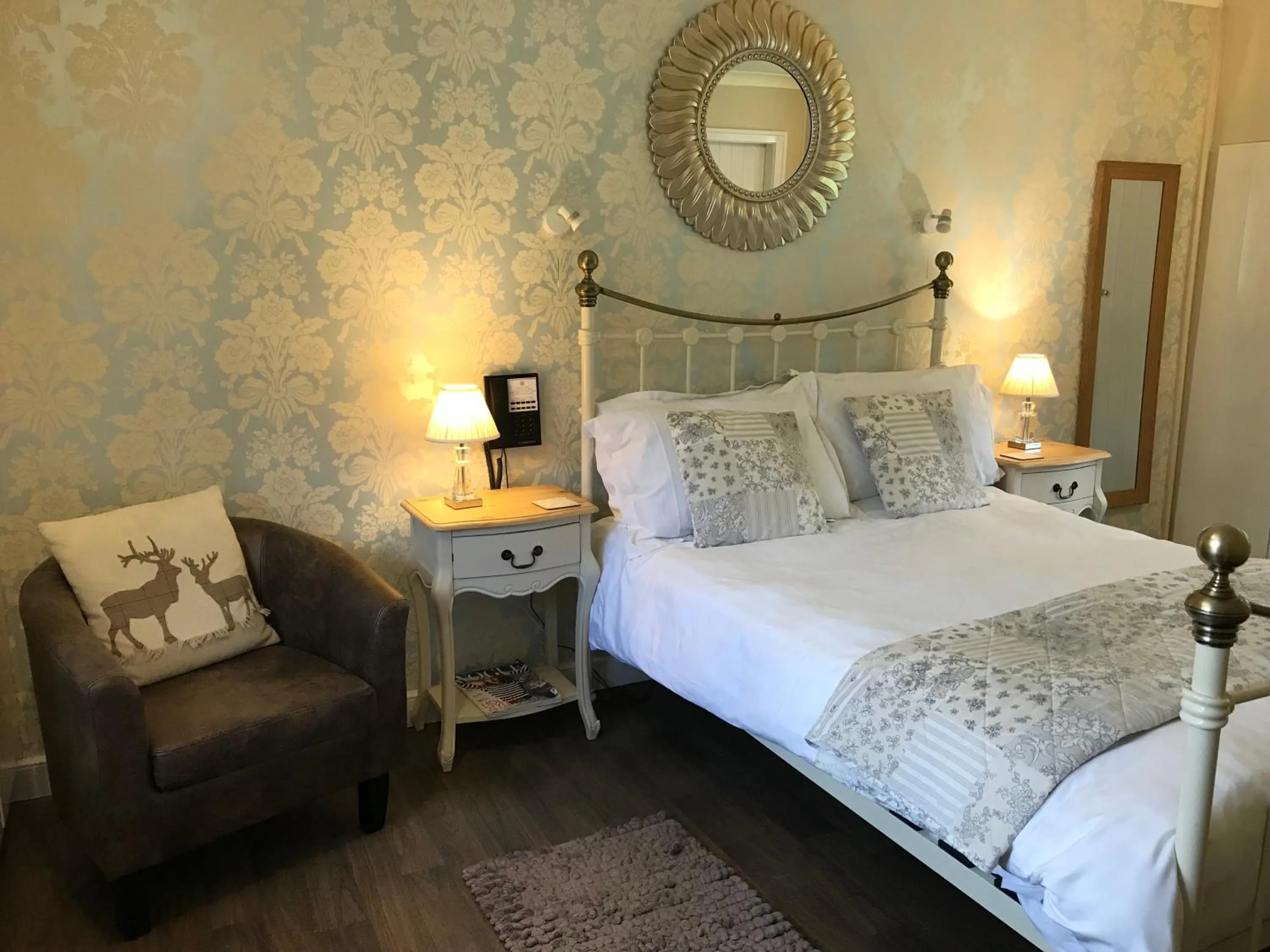 Bed in The Hand at Llanarmon