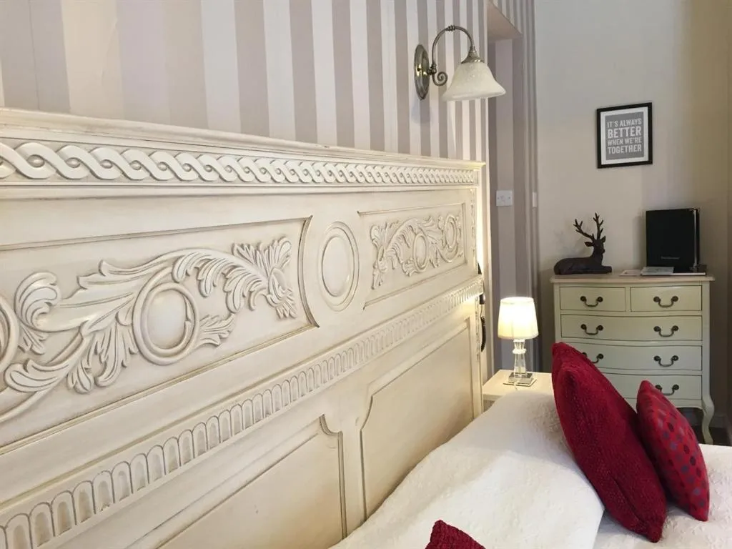 Bedroom, Bed in The Hand at Llanarmon