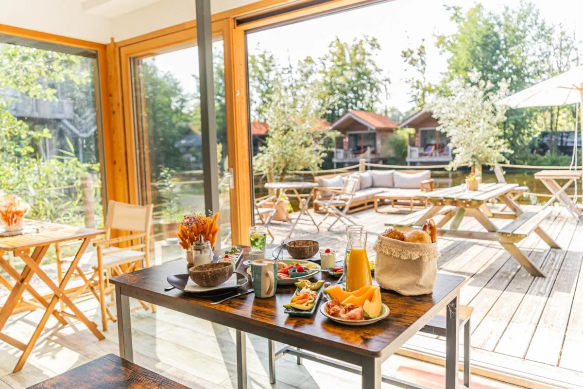 Breakfast in Baumhaushotel Oberbayern