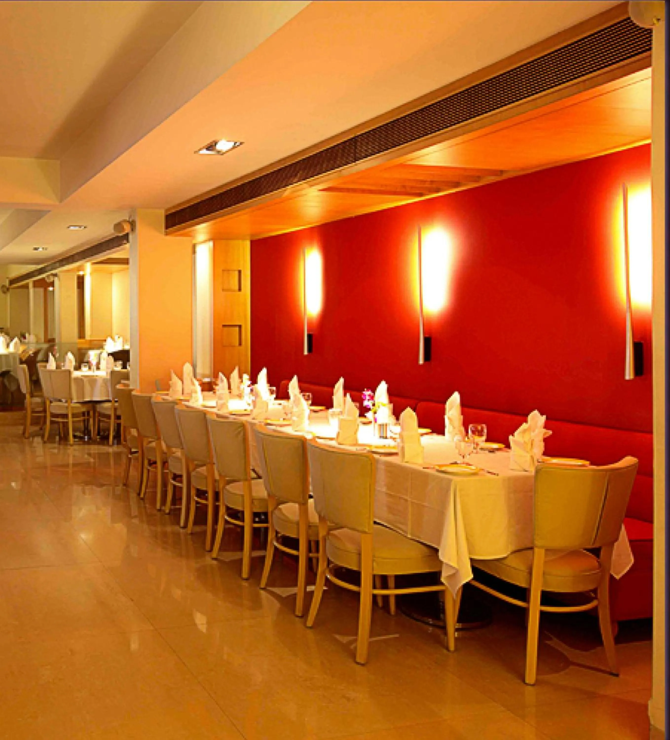 Restaurant/places to eat in The Royal Orchid Hotel, Chembur