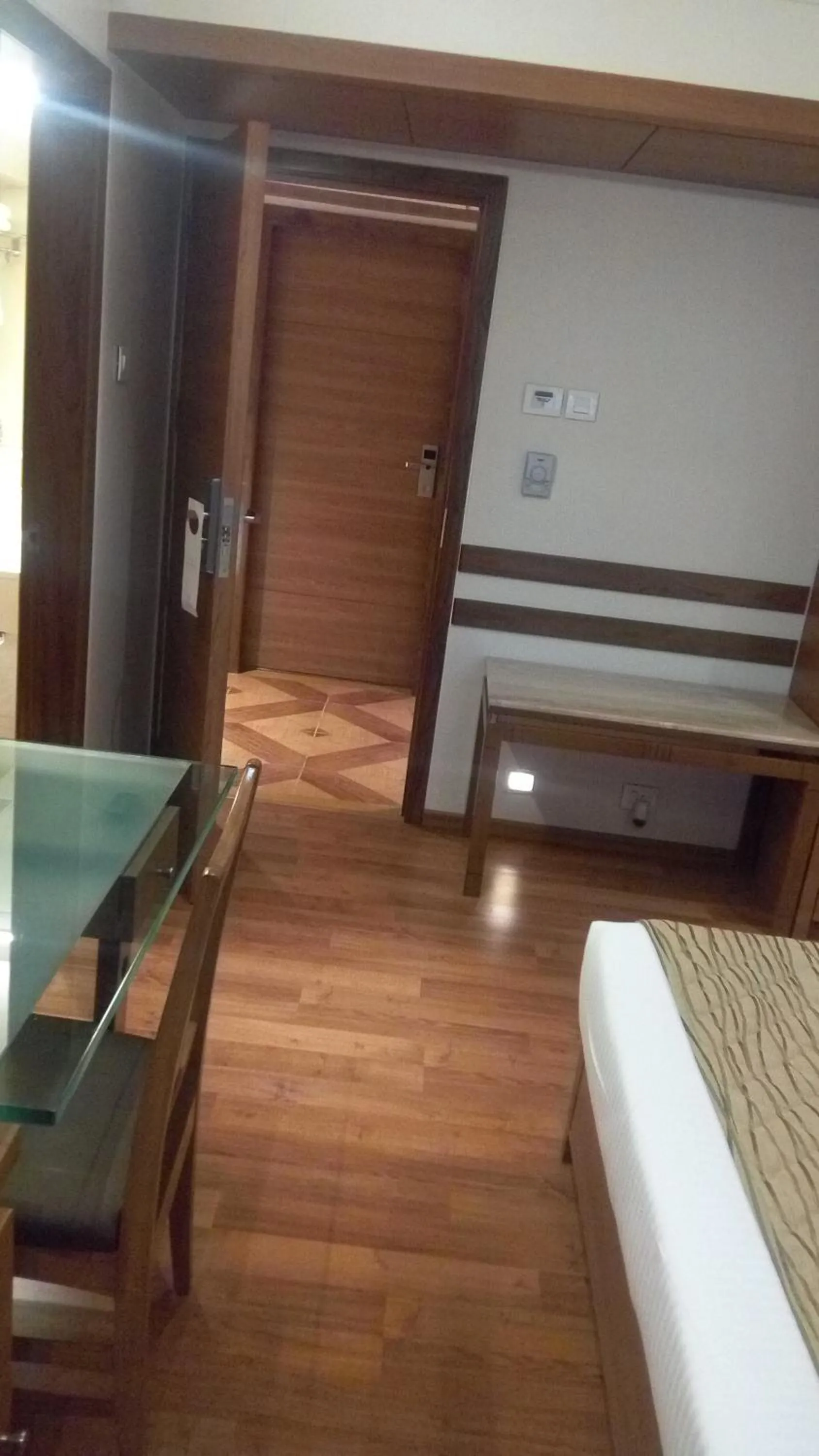 Bedroom, Bed in The Royal Orchid Hotel, Chembur