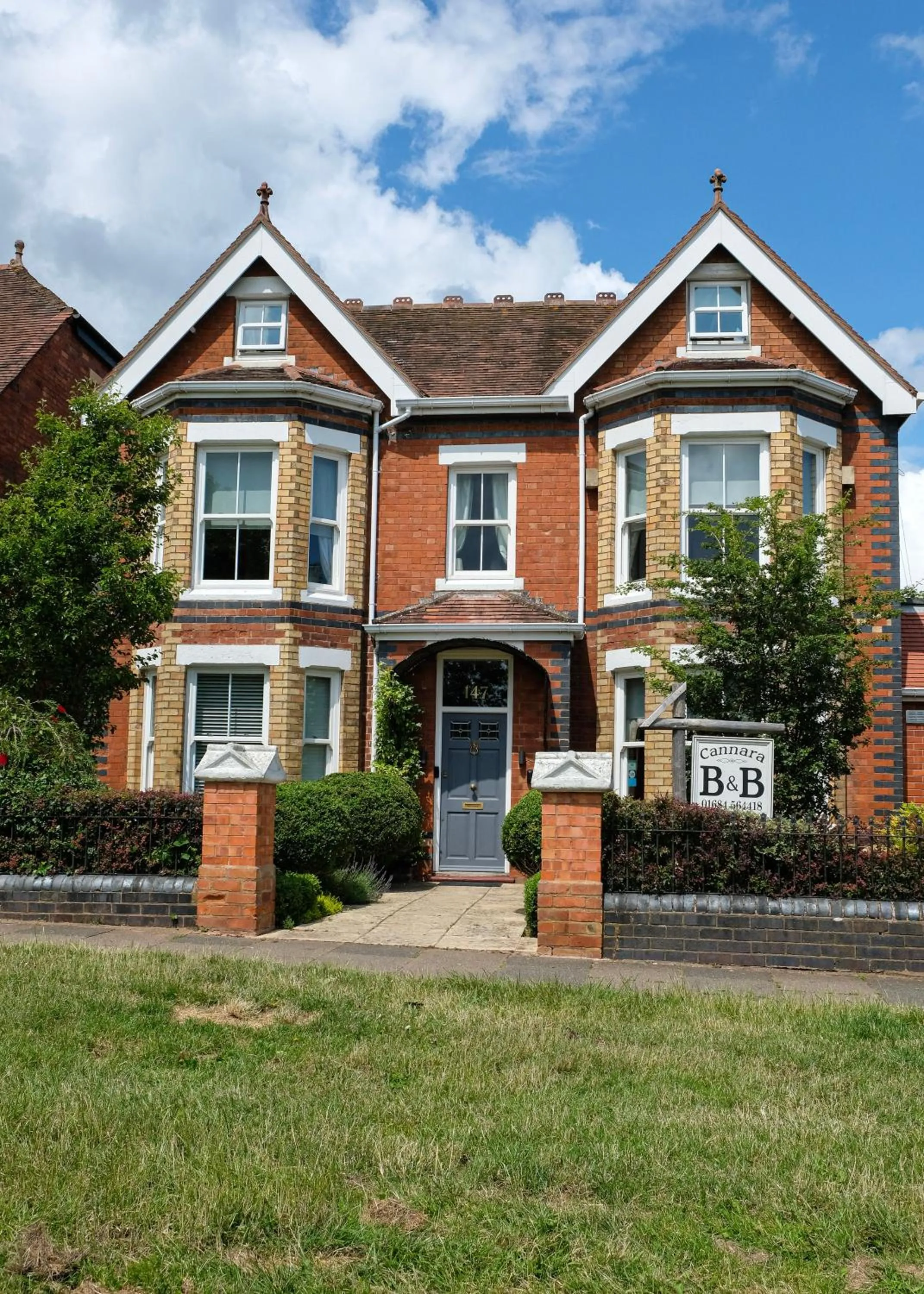 Property building in Cannara B and B