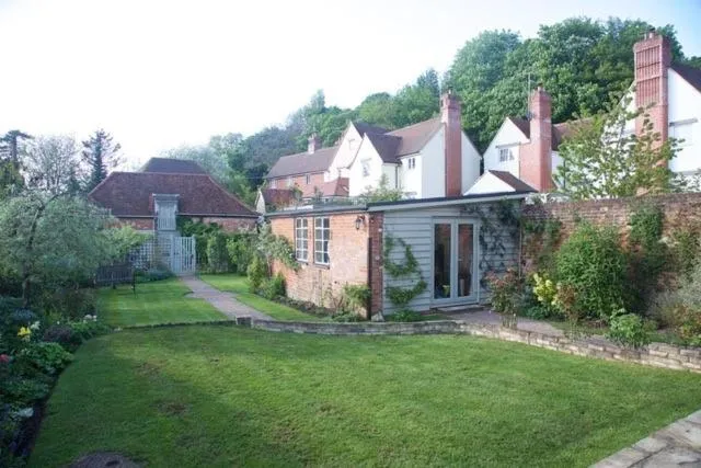 Hedingham Old Pottery