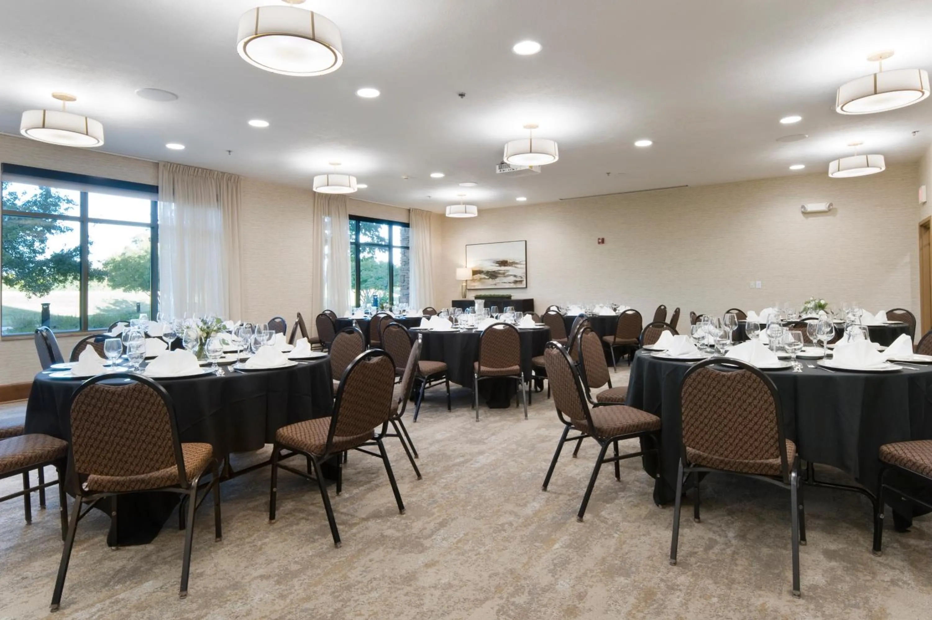 Restaurant/places to eat in ClubHouse Hotel Sioux Falls