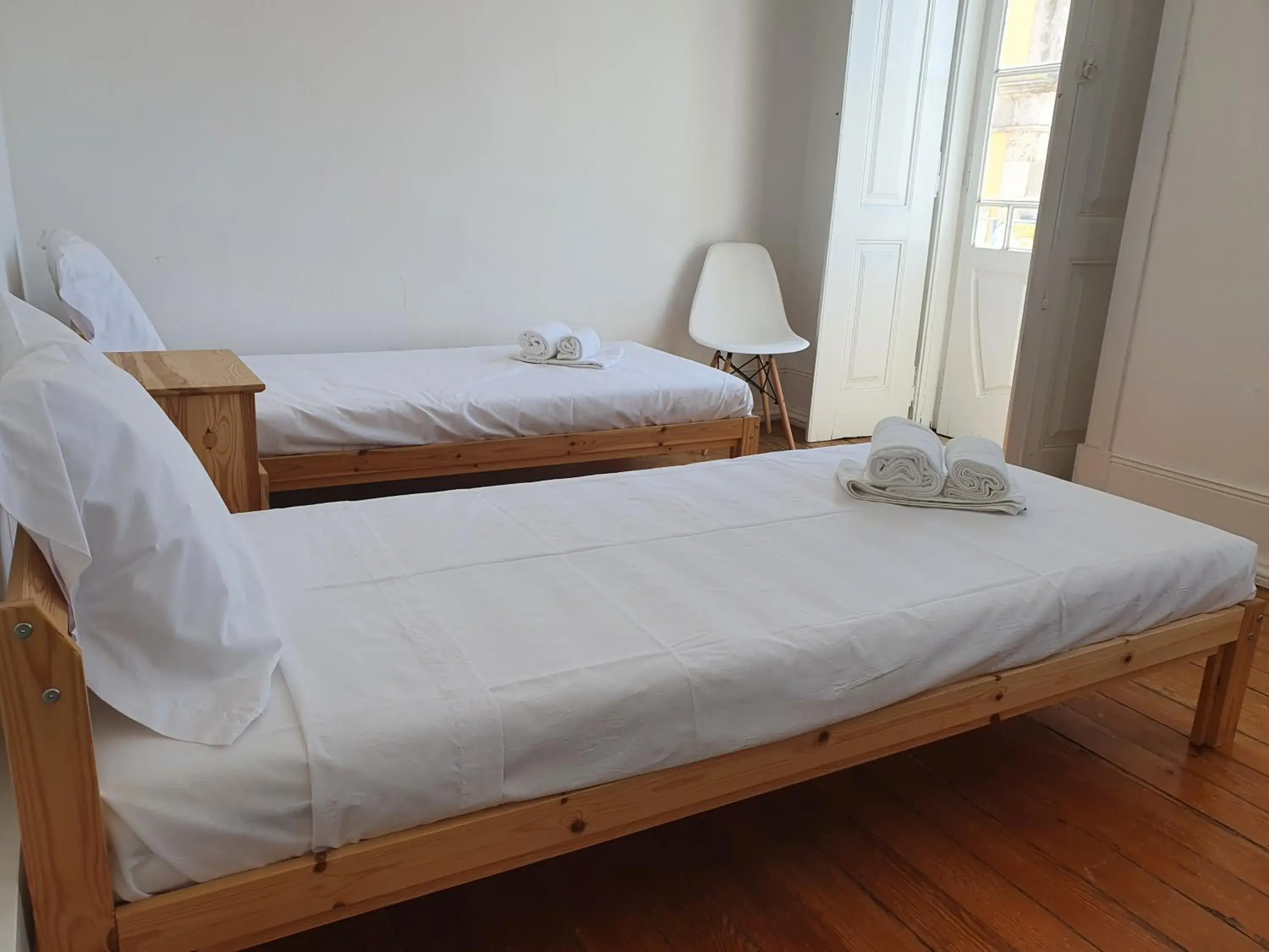 Twin Room with Shared Bathroom in Baixa Terrace Hostel Twin Room with Shared Bathroom in Baixa Terrace Hostel