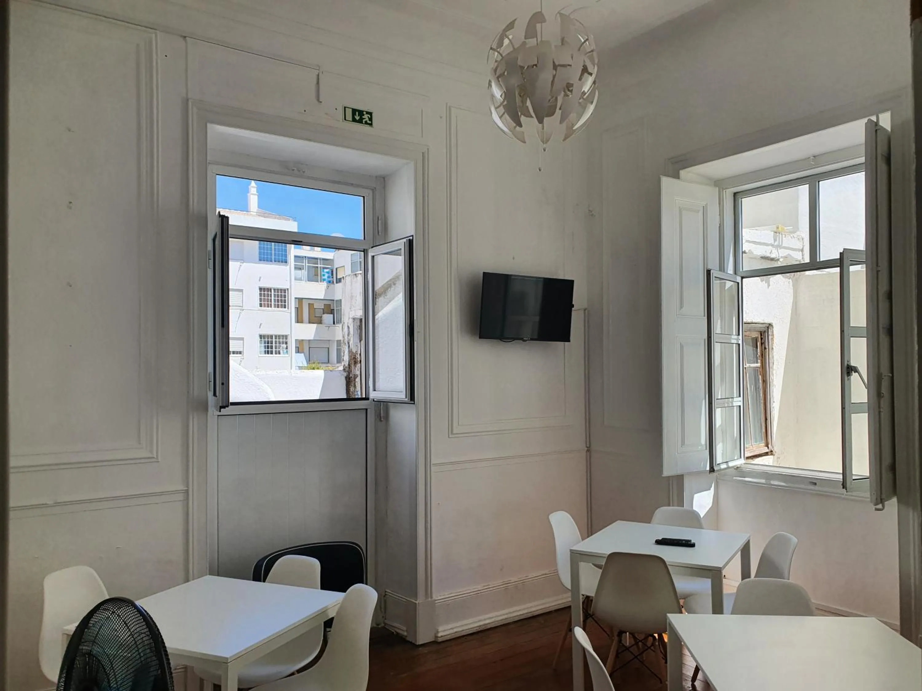 Living room in Baixa Terrace Hostel