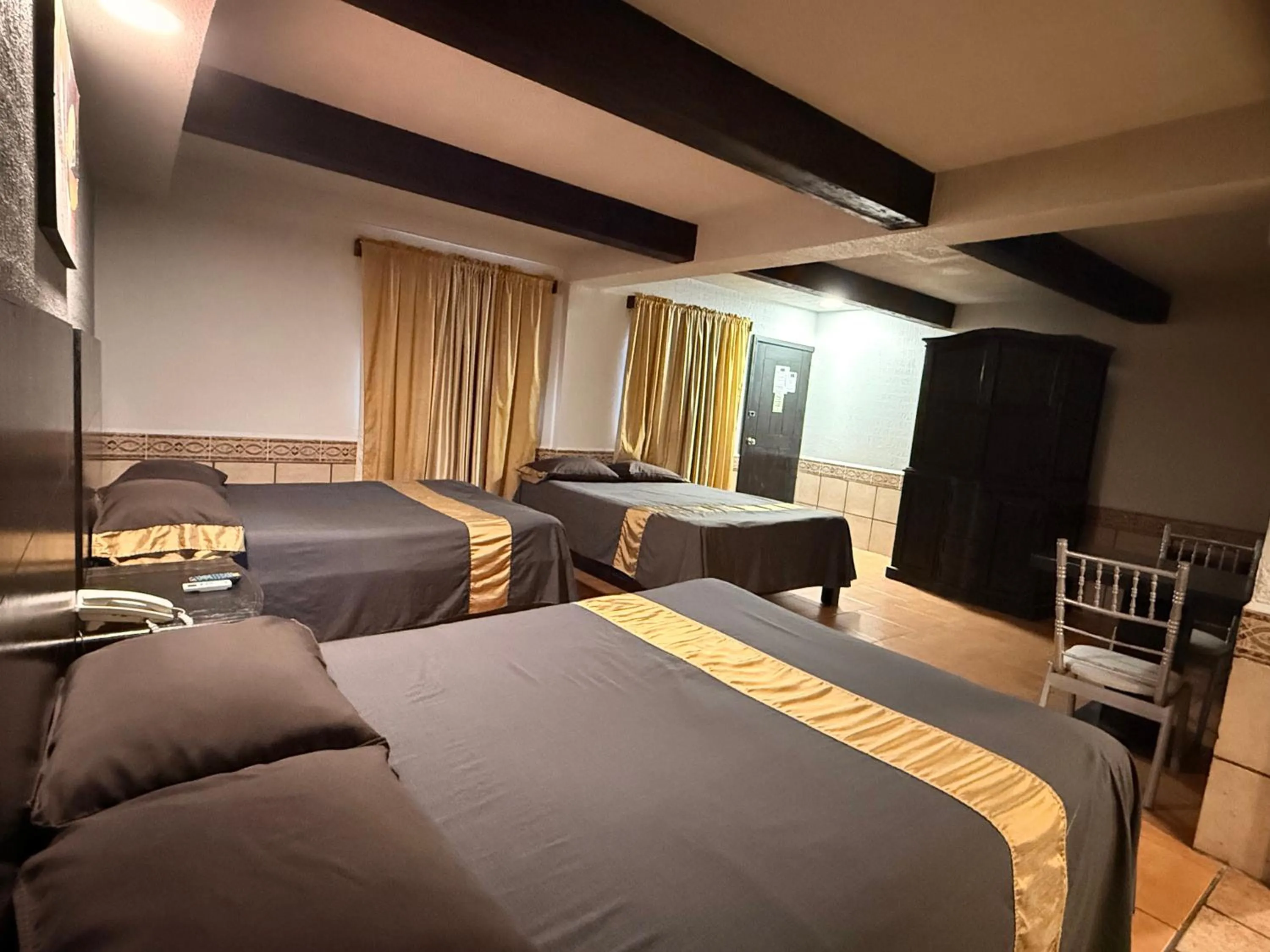 Photo of the whole room, Bed in Hotel Mirage Express