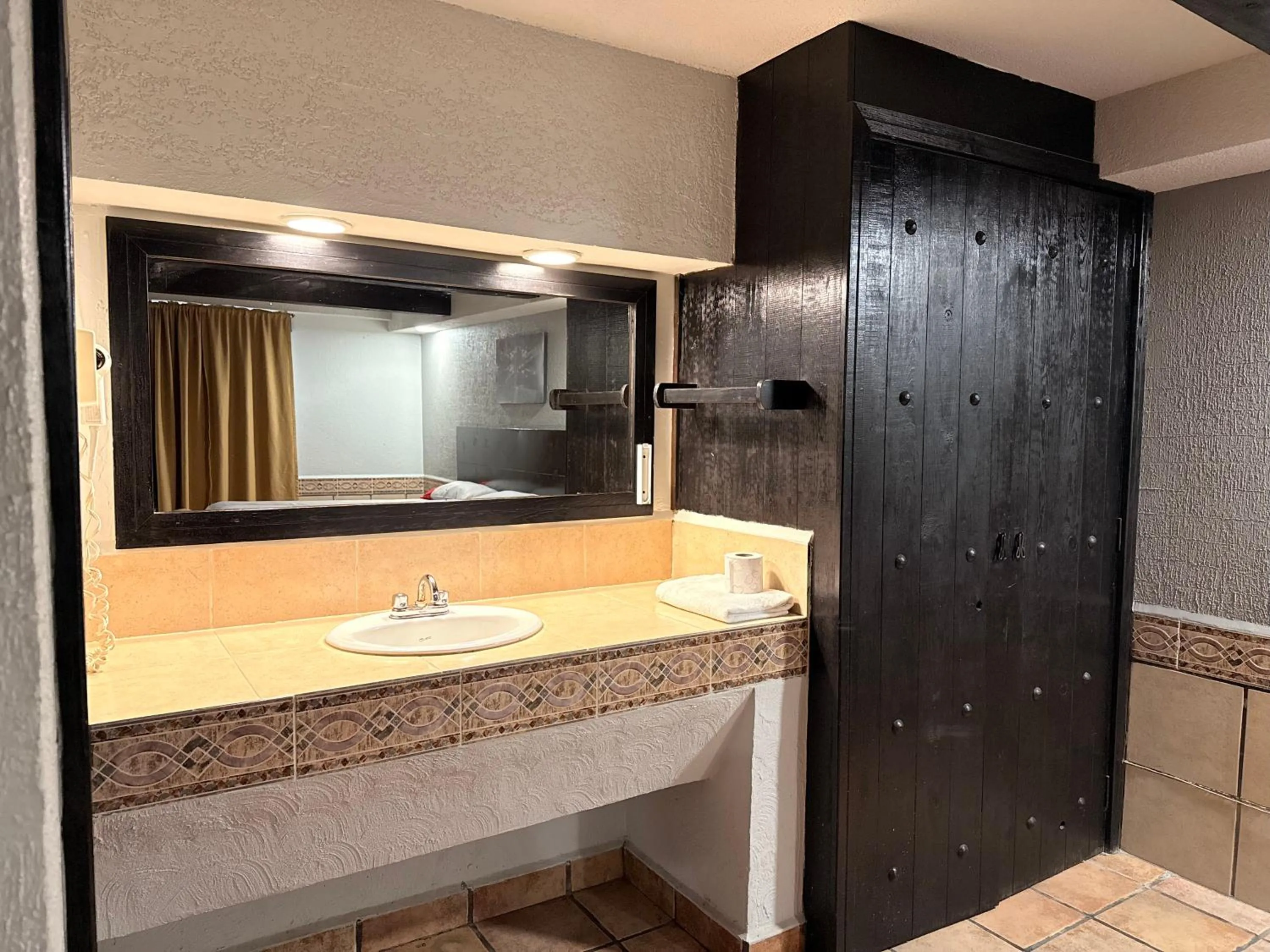 Bathroom in Hotel Mirage Express