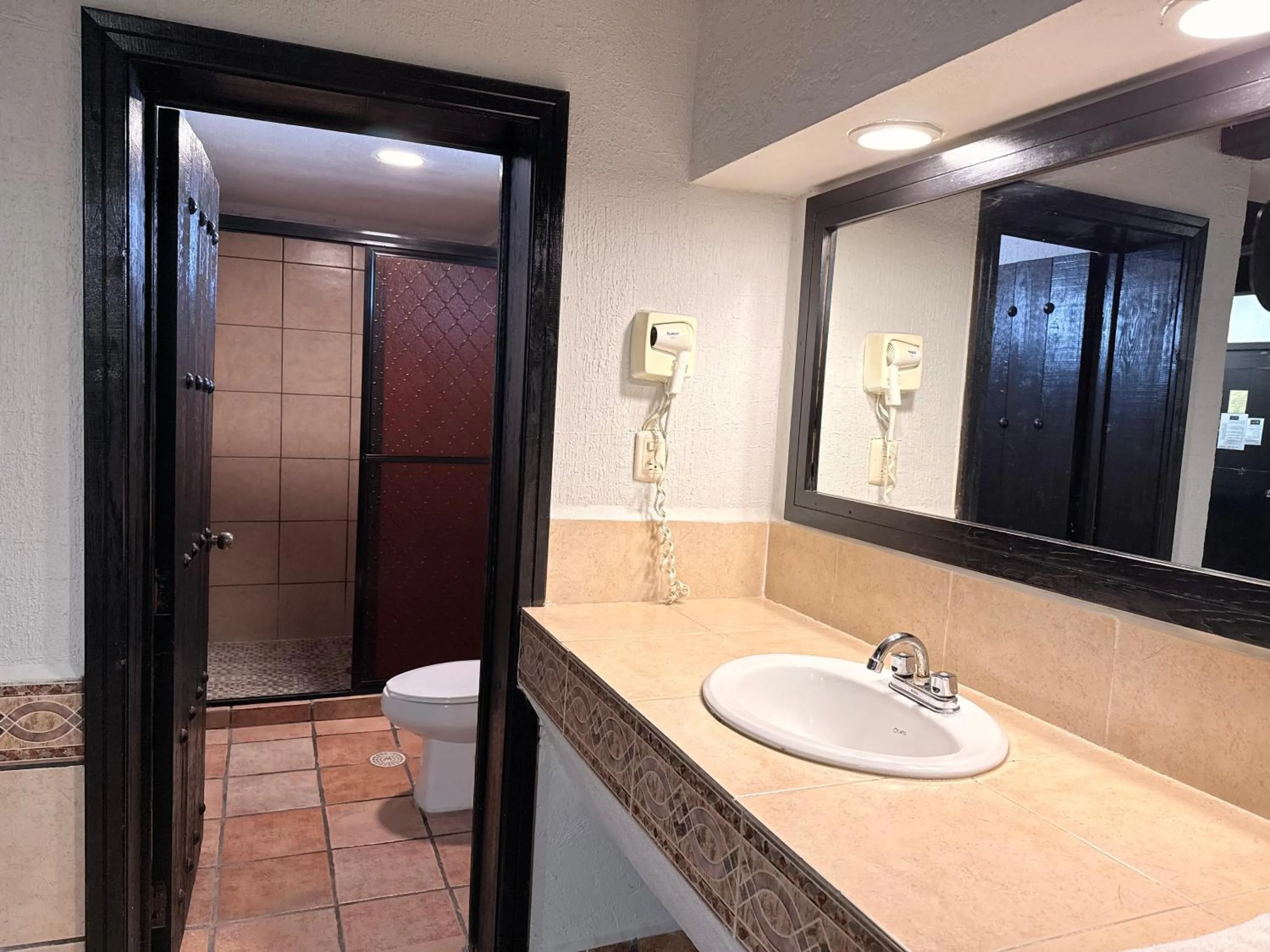 Bathroom in Hotel Mirage Express