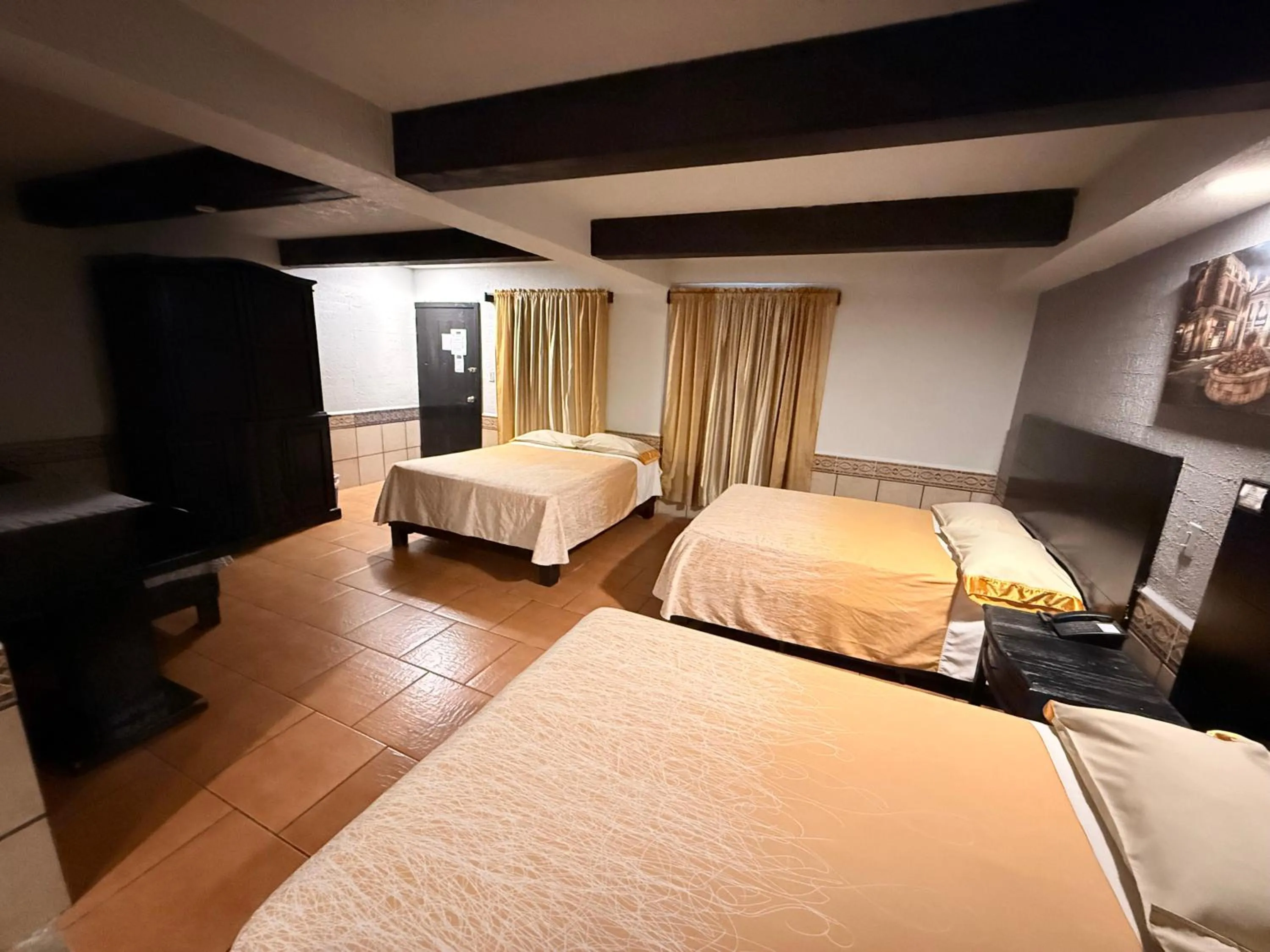 Photo of the whole room, Bed in Hotel Mirage Express