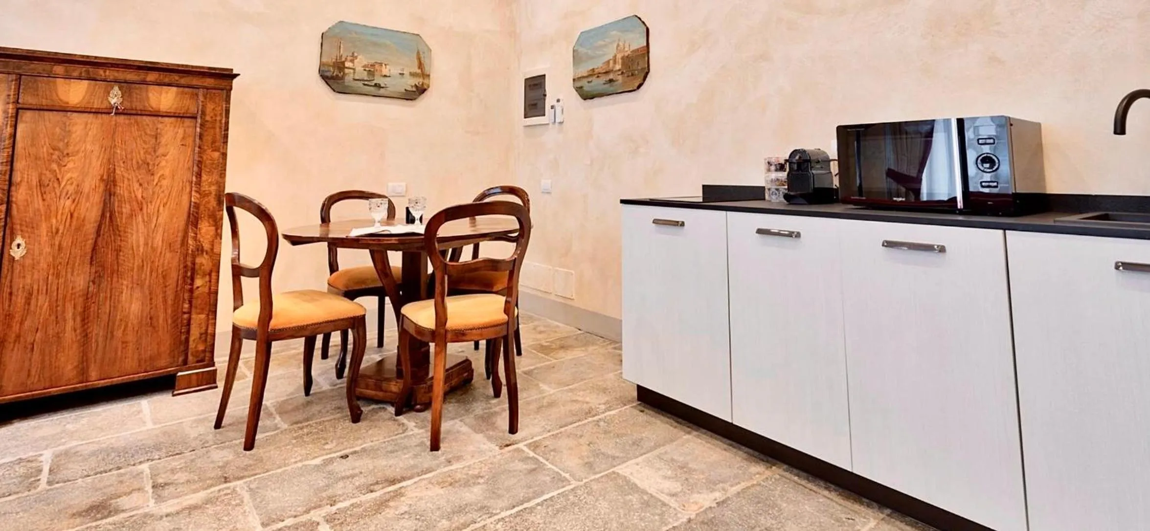 Palazzo Mantua Benavides Suites & Apartments