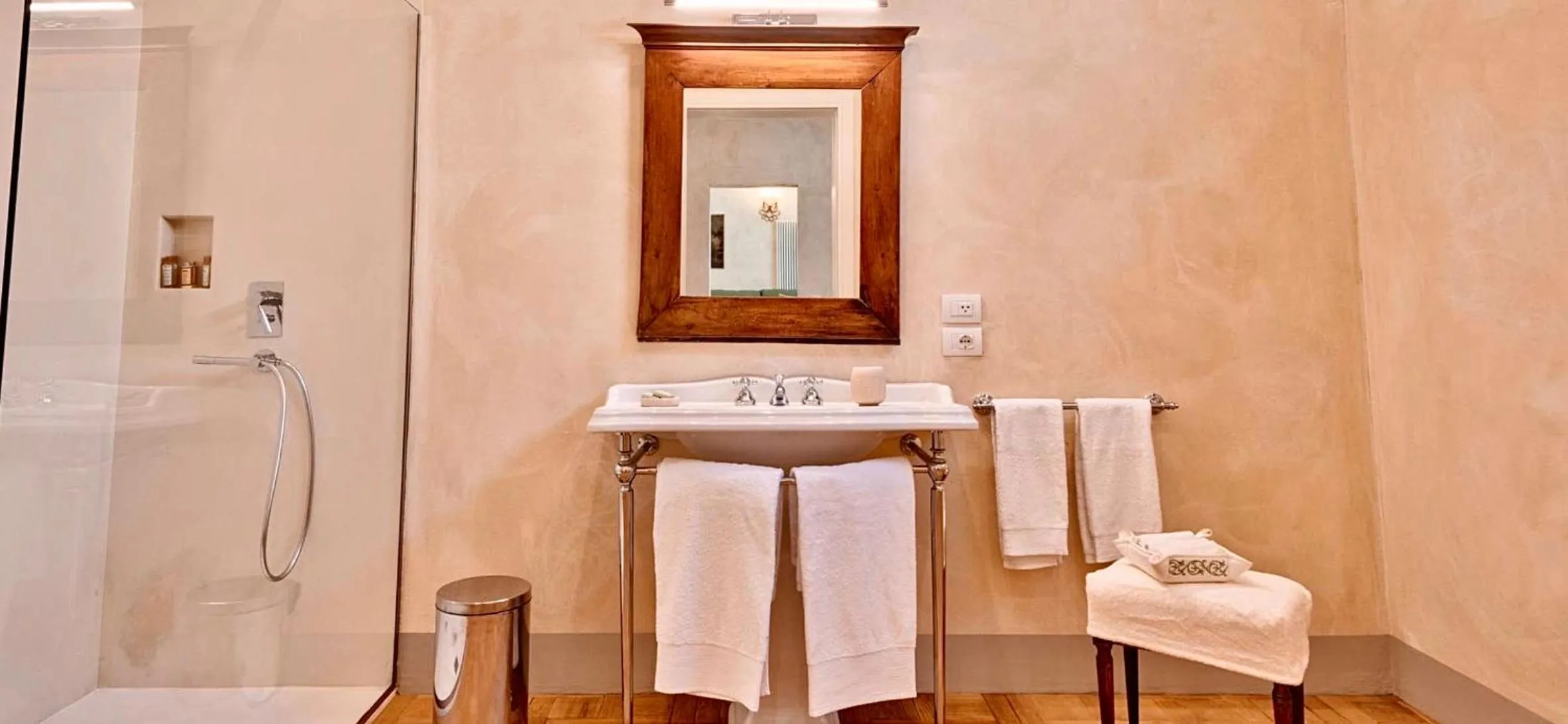 Bathroom in Palazzo Mantua Benavides Suites & Apartments