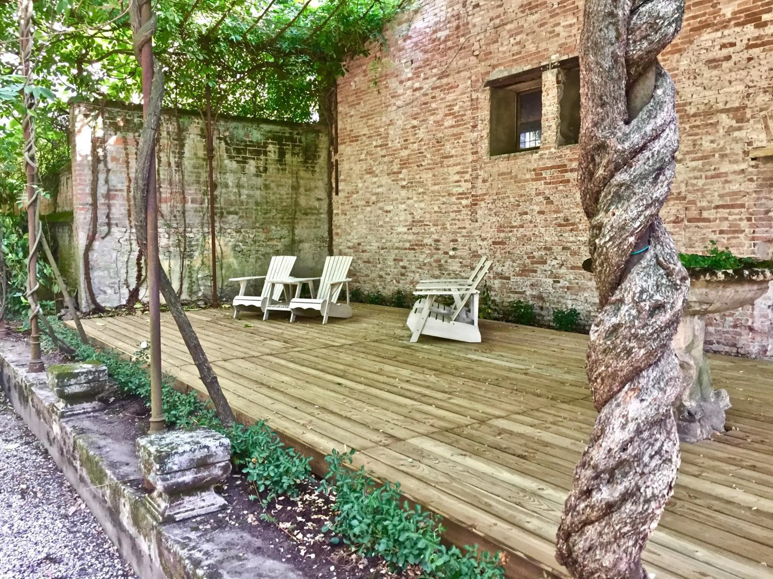 Garden in Palazzo Mantua Benavides Suites & Apartments