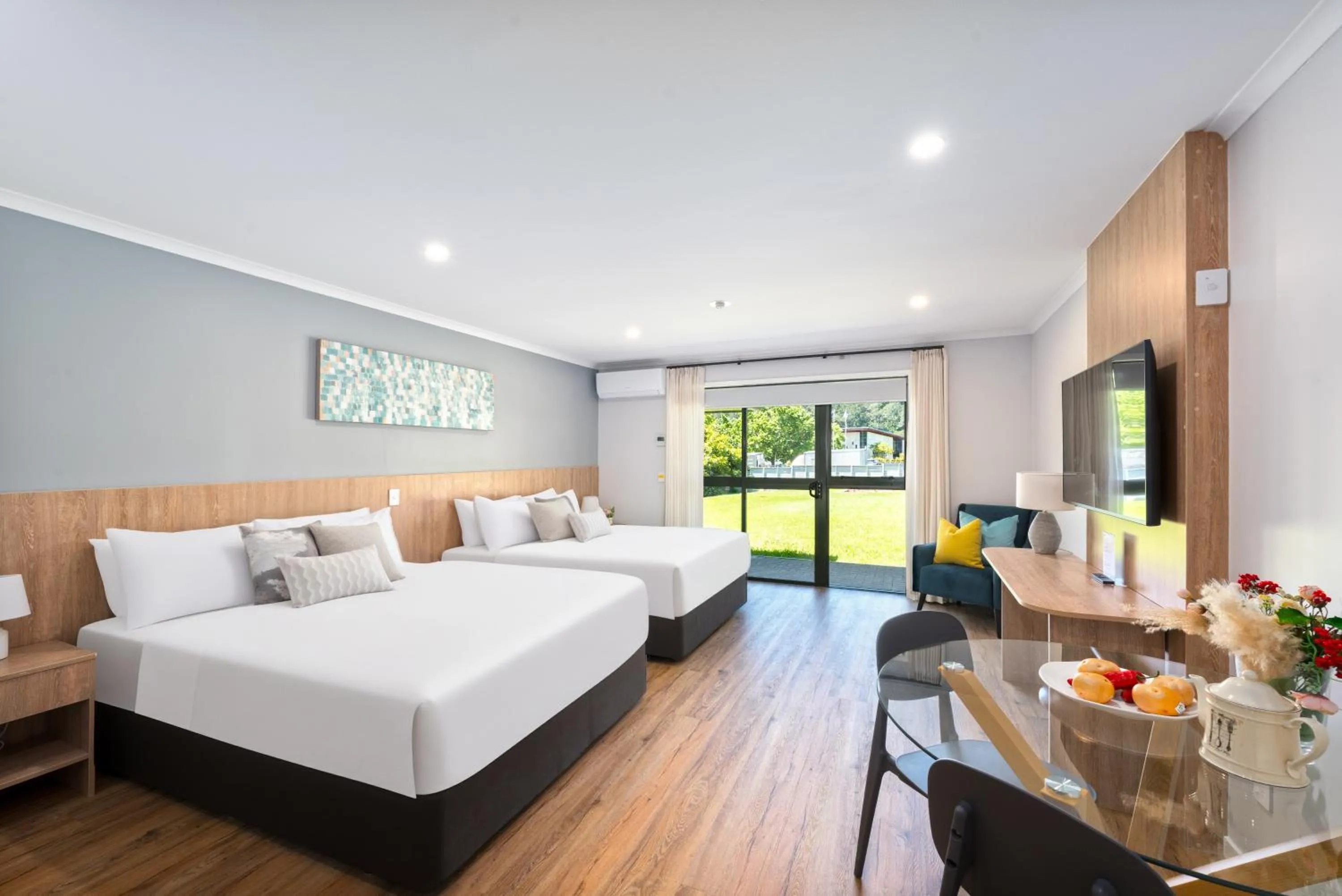 Bed in Albany Oak Motel