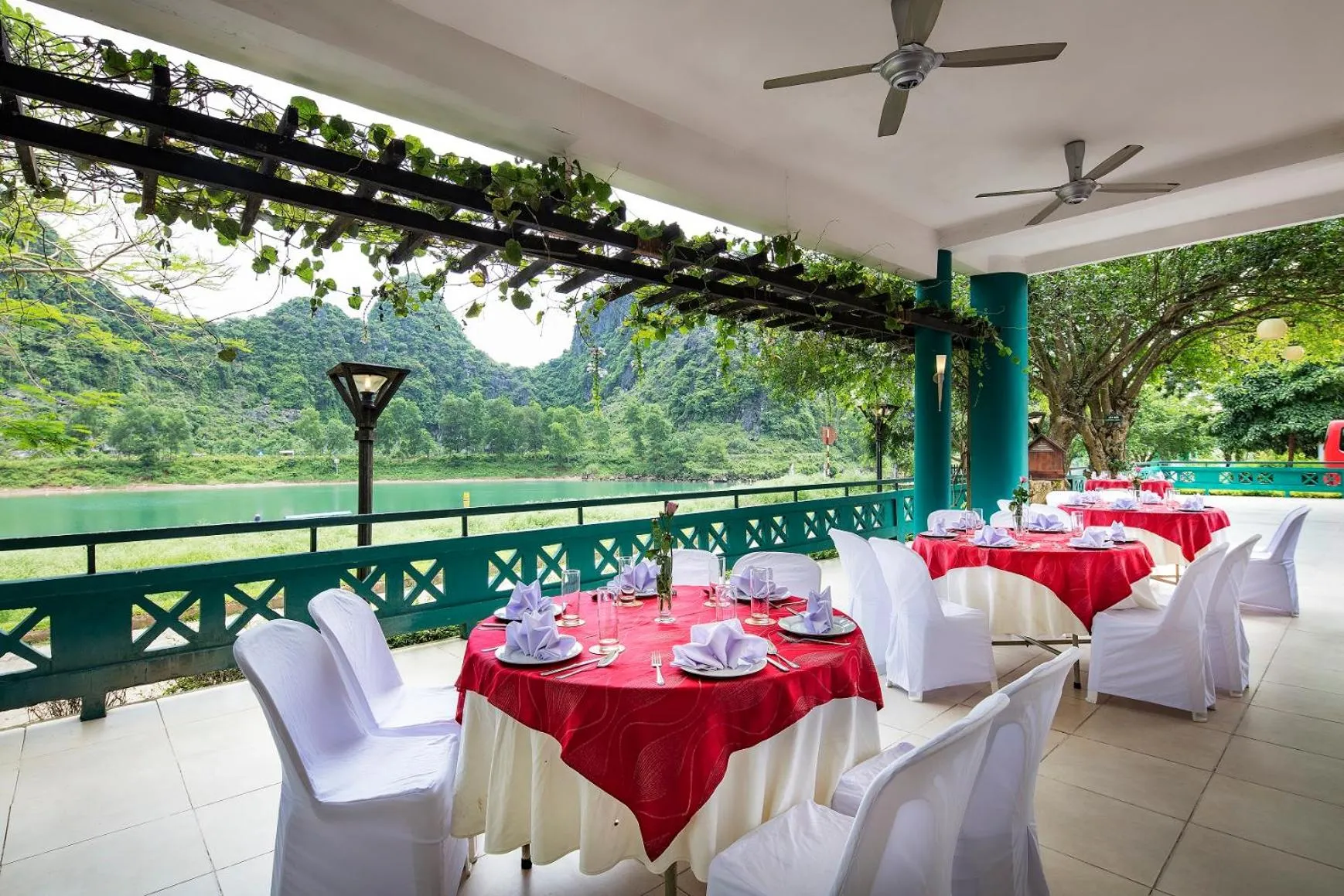 Restaurant/places to eat in Sai Gon Phong Nha Hotel