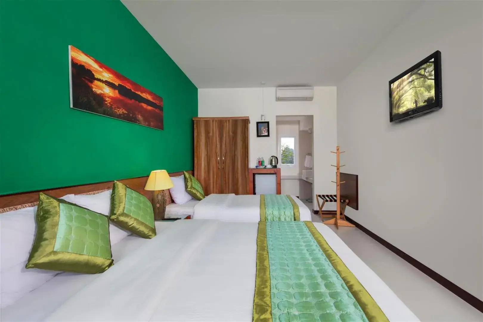 Deluxe Double Room in Sai Gon Phong Nha Hotel Deluxe Double Room in Sai Gon Phong Nha Hotel