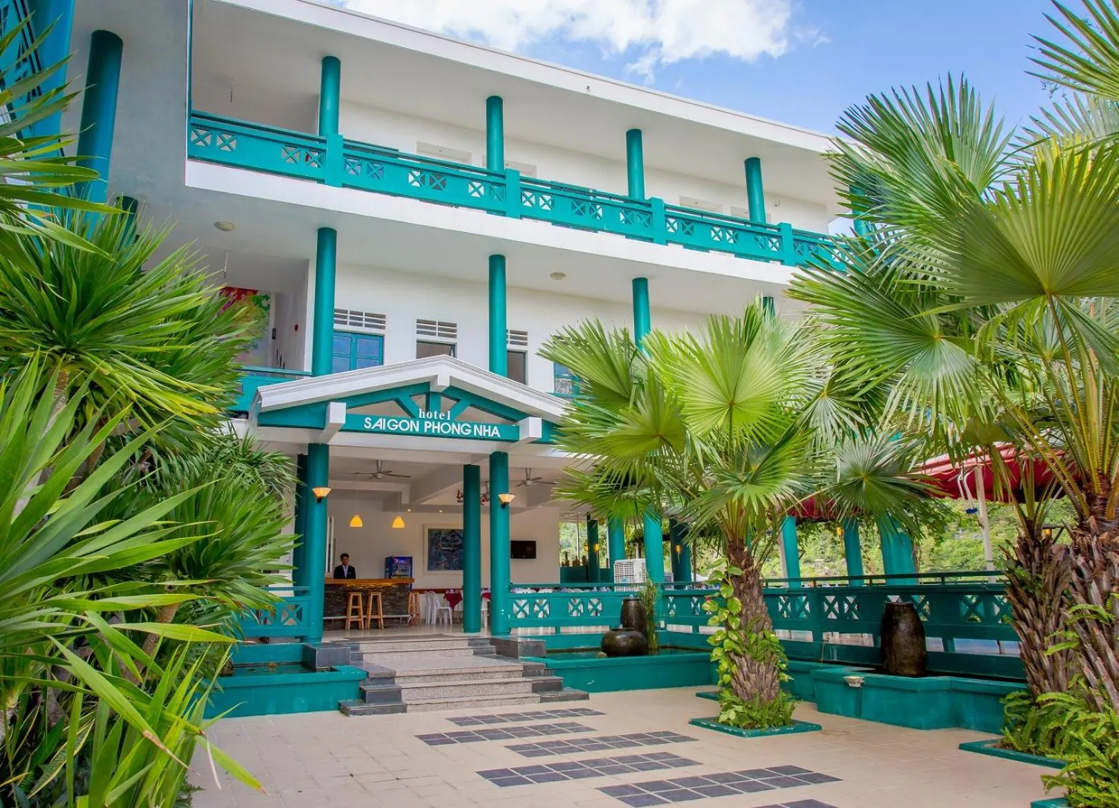 Property building in Sai Gon Phong Nha Hotel