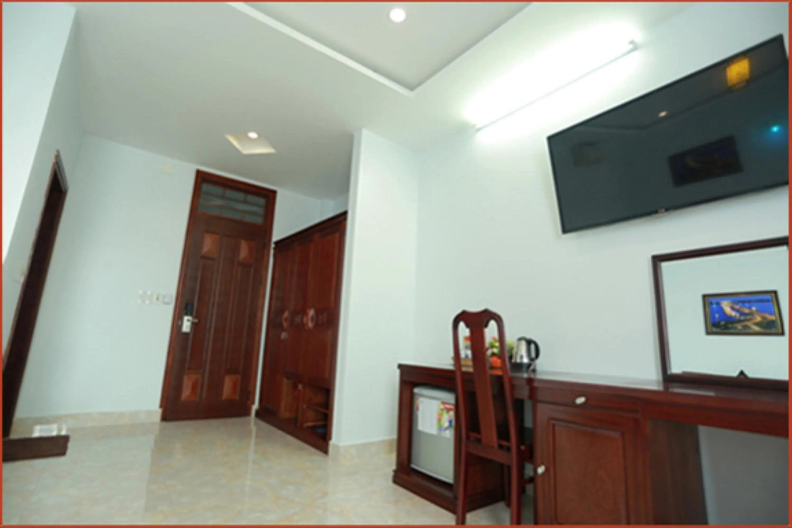 Bedroom in Tan Truong Son Hotel