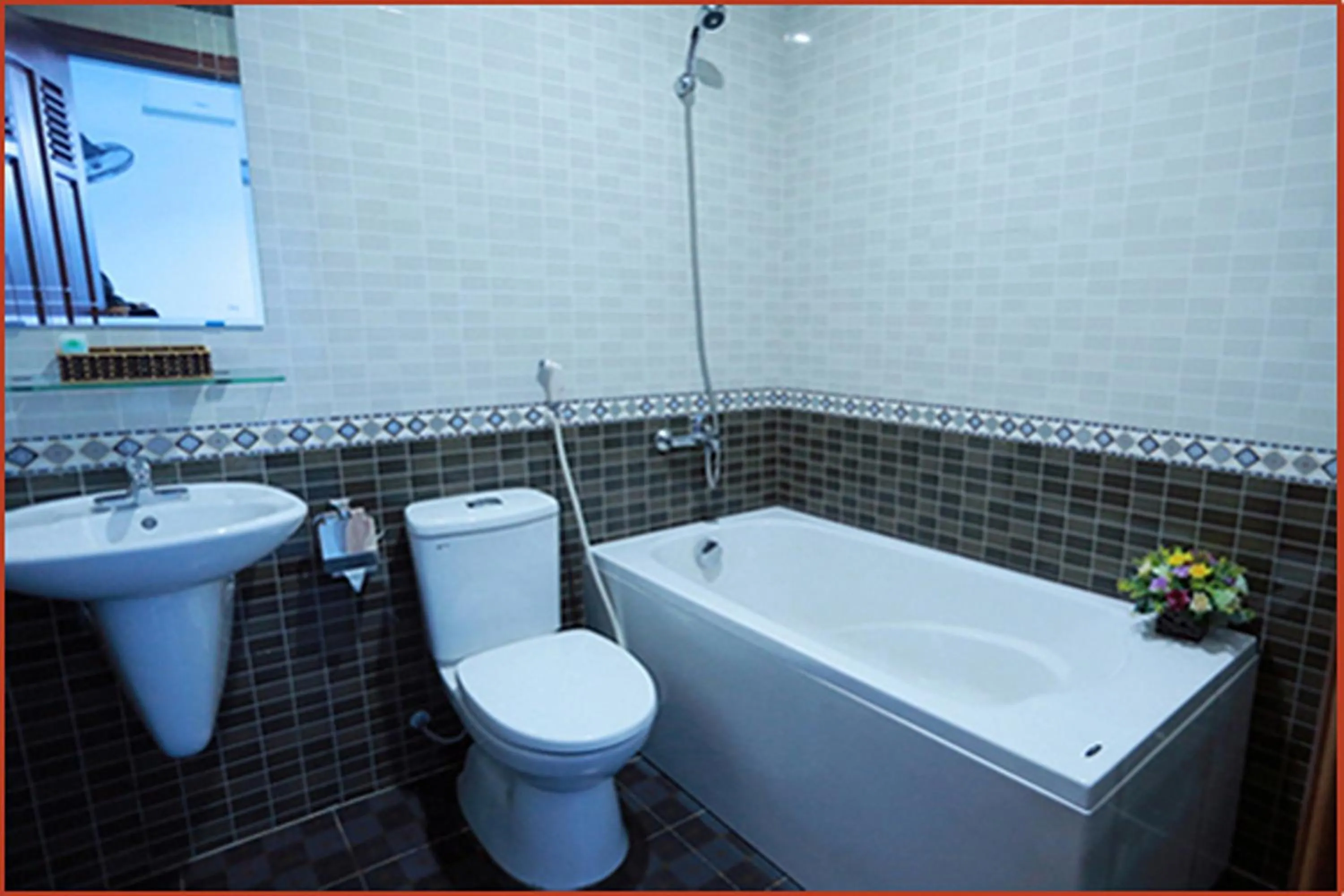 Bathroom in Tan Truong Son Hotel