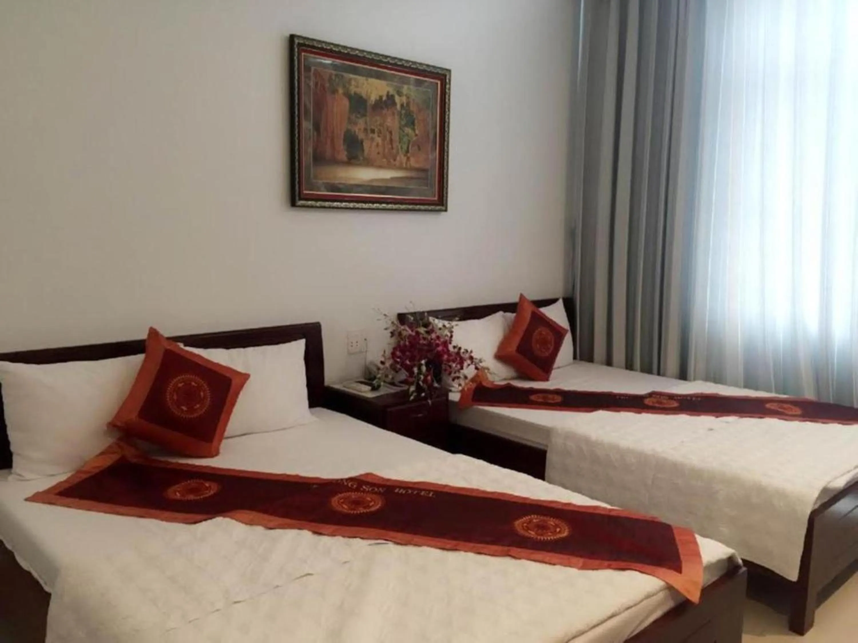 Bedroom, Bed in Tan Truong Son Hotel