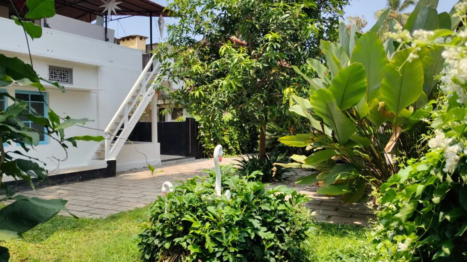 Garden in R & B Green Stay