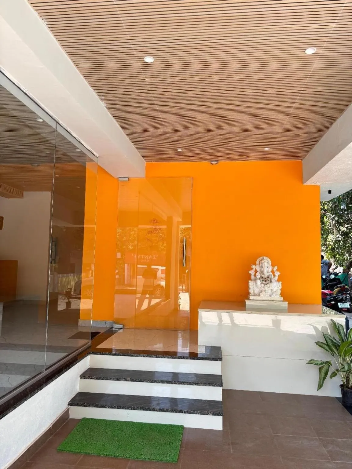 3 WONDERS Tarkarli Hotel and Restaurent