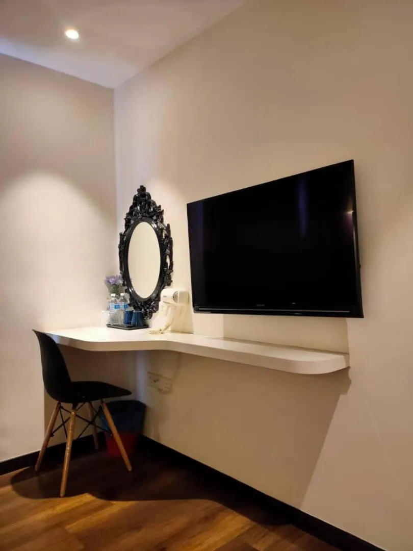 TV and multimedia in 9 Square Hotel - Subang