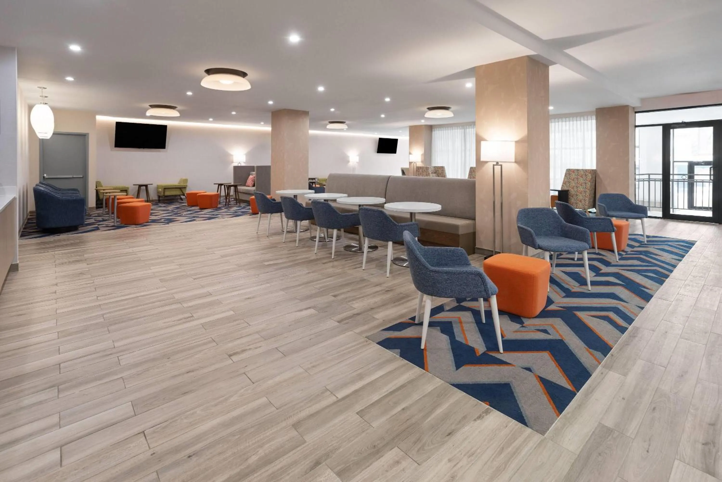 La Quinta Inn & Suites by Wyndham Jamaica NYC/JFK AirTrain