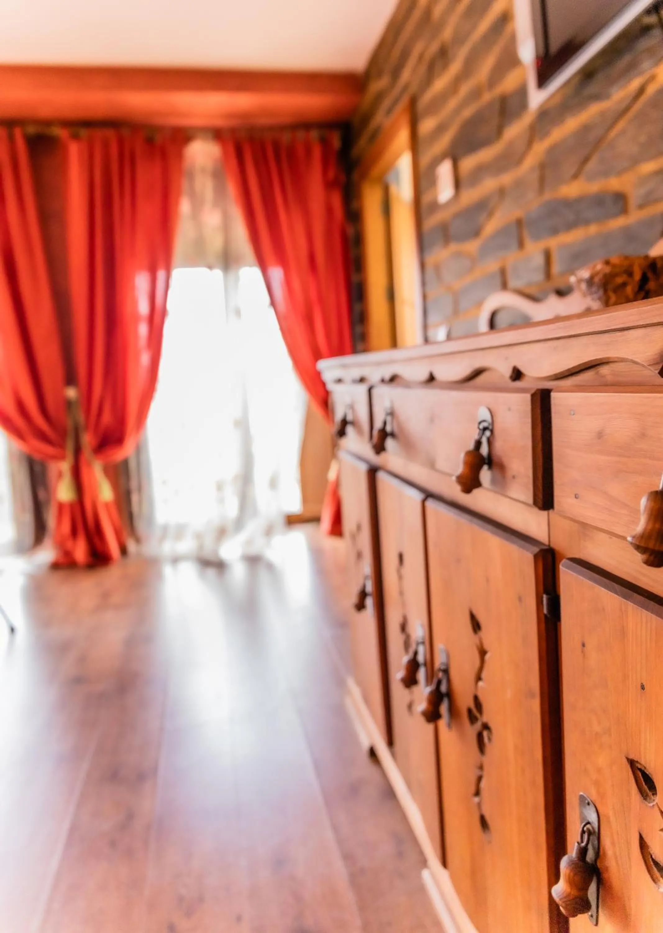 wardrobe in Hotel Rural El Labriego by Vivere Stays