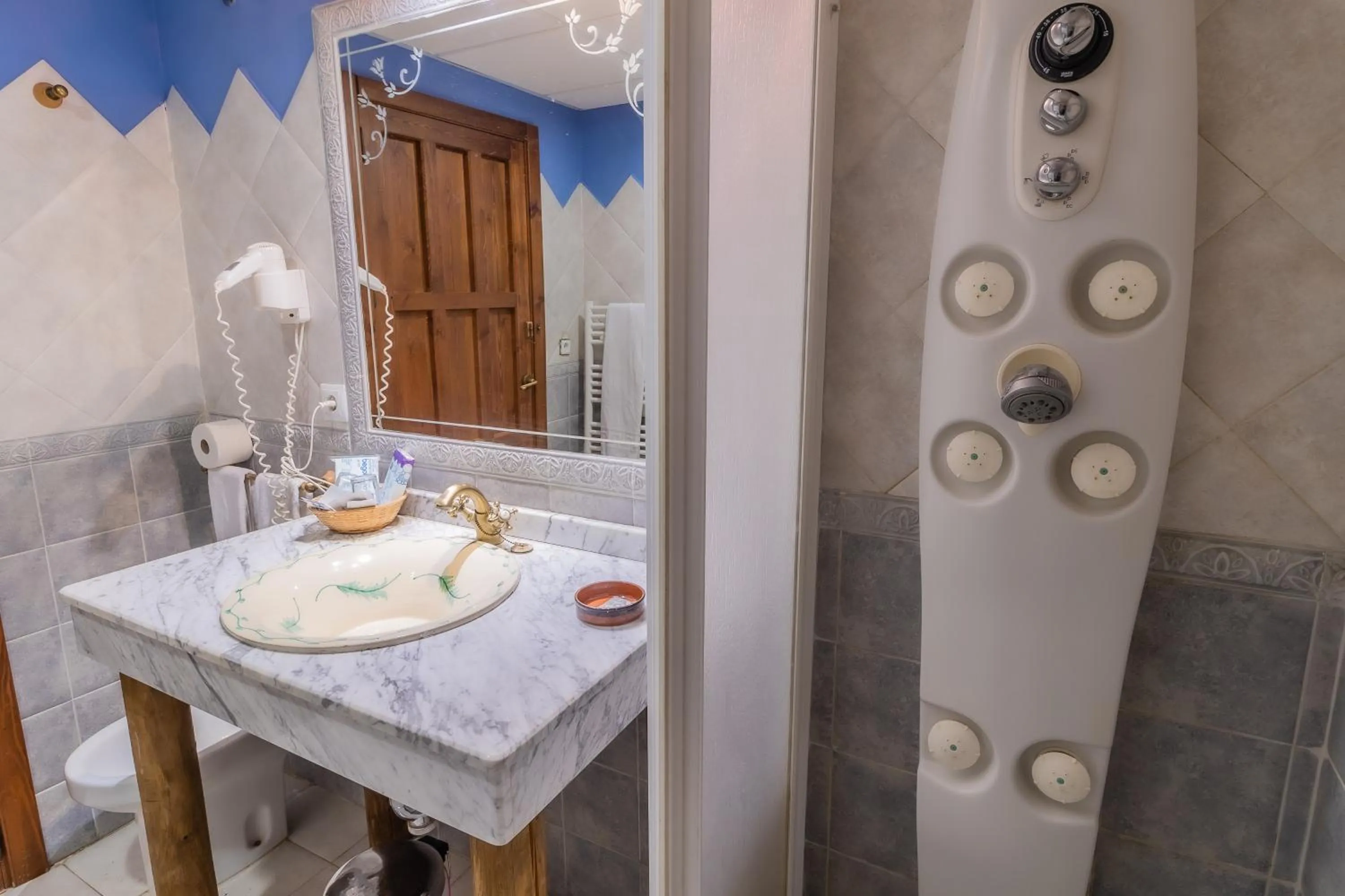 Shower in Hotel Rural El Labriego by Vivere Stays