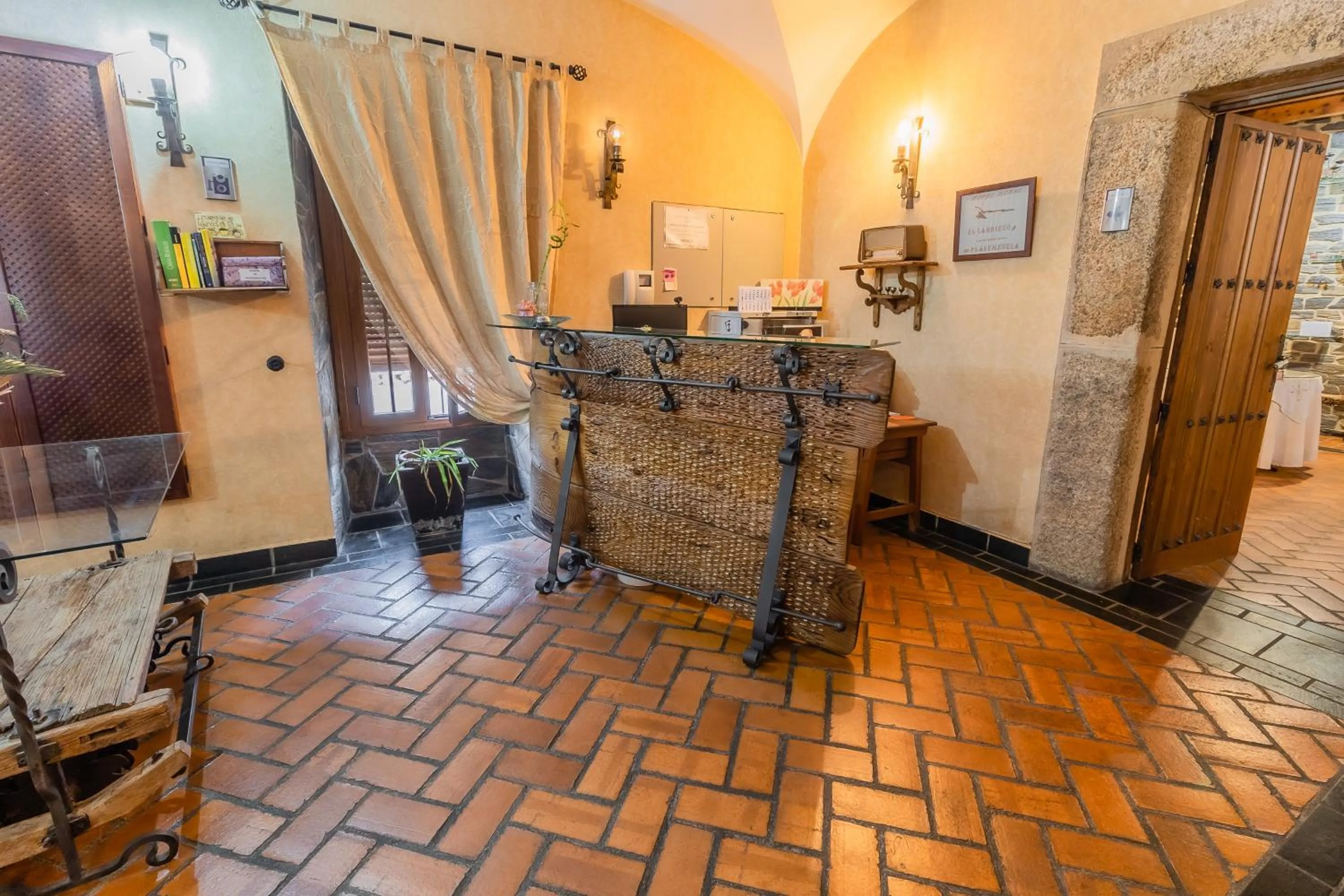 Lobby or reception in Hotel Rural El Labriego by Vivere Stays