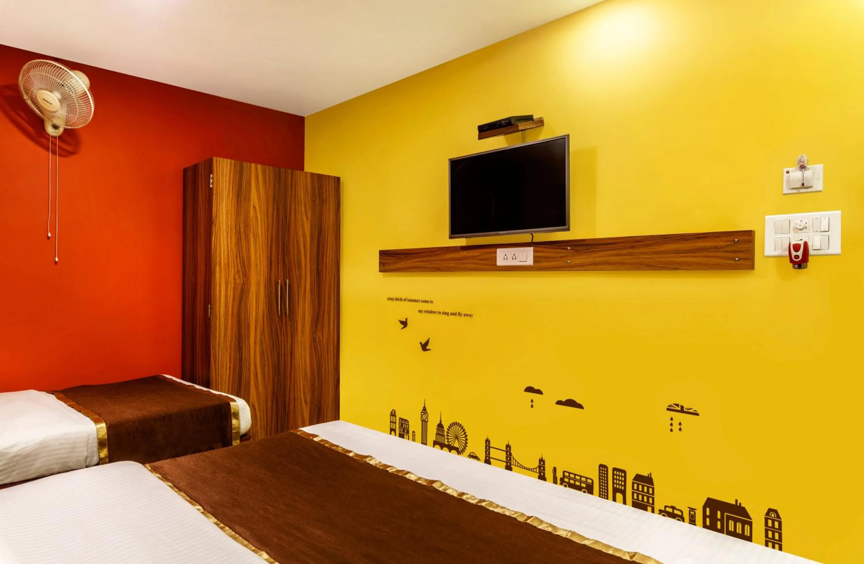 TV and multimedia, Bed in The Silverline Hotel