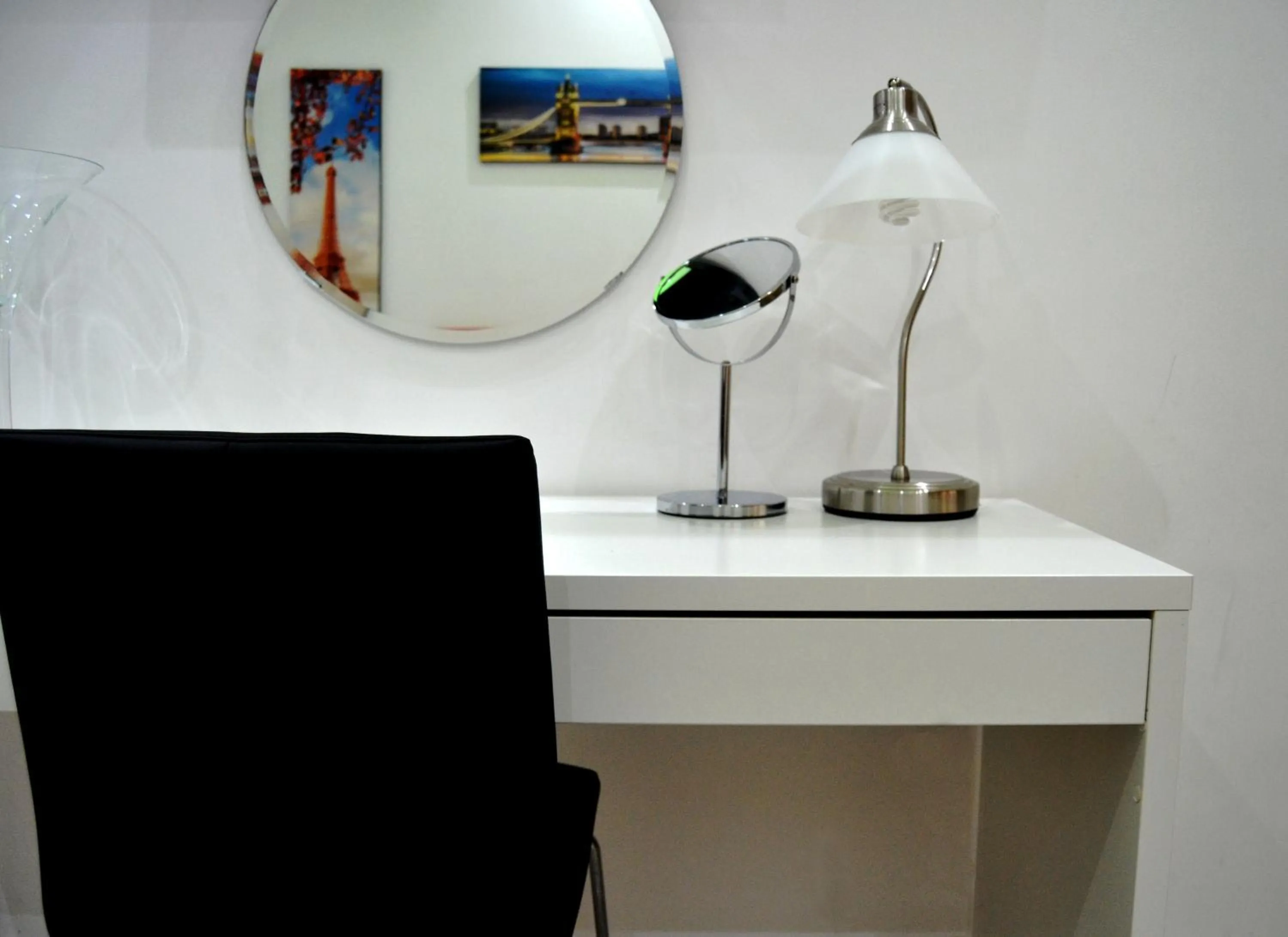 Photo of the whole room in Beatrice Home