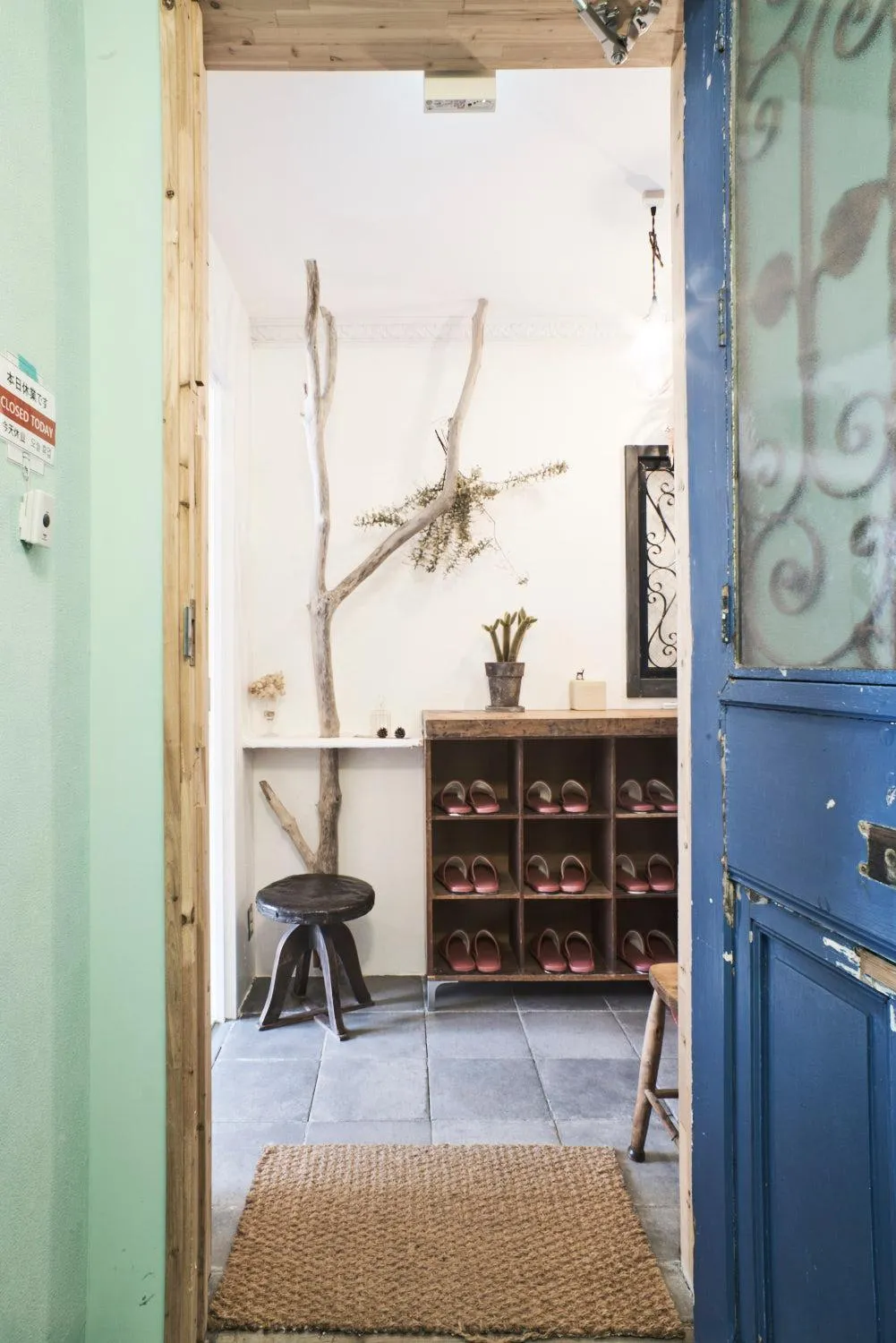 Facade/entrance in Ten to Sen Guesthouse